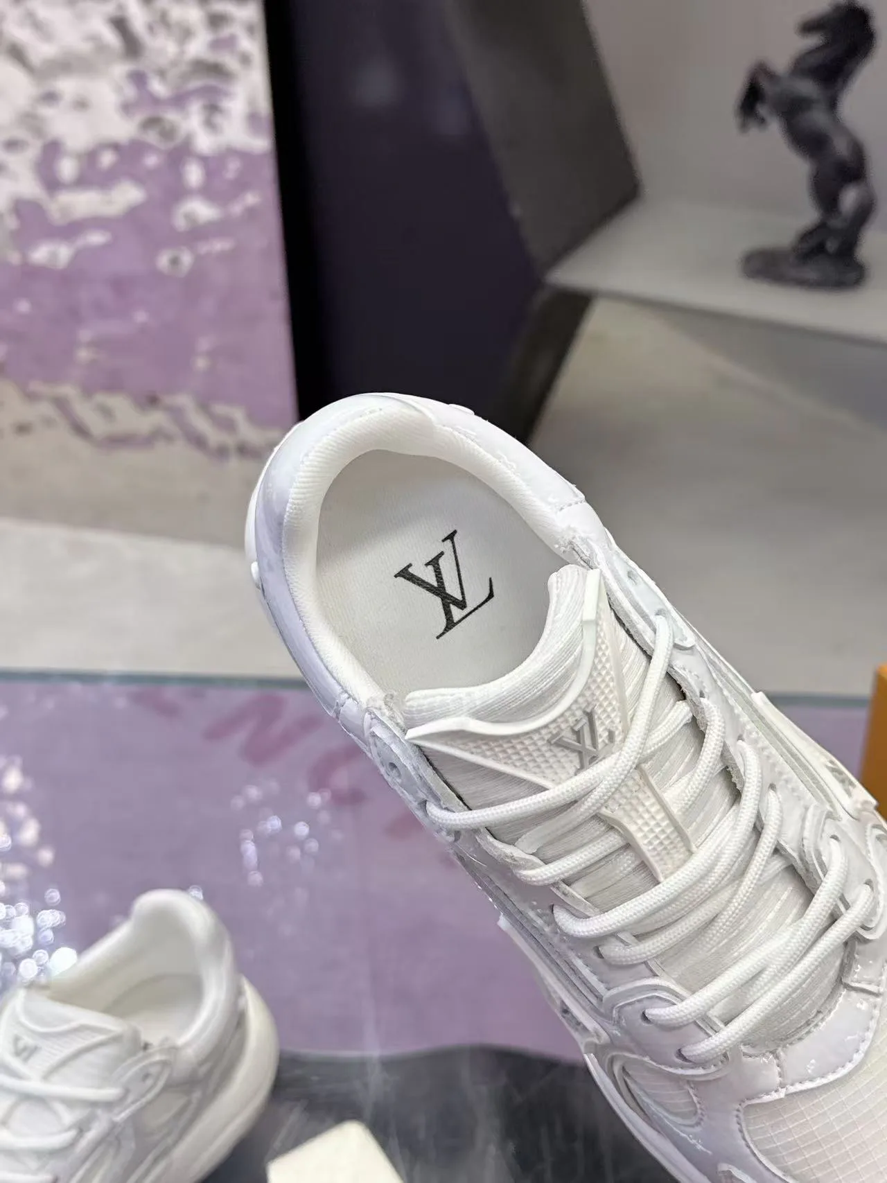 Кроссовки Женские Louis Vuitton 17530423