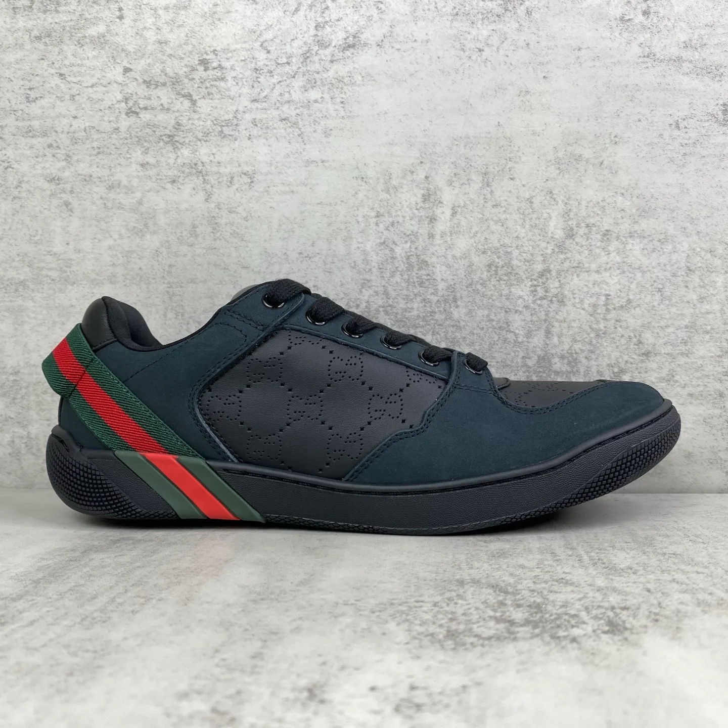 Кроссовки Женские Gucci 18437400