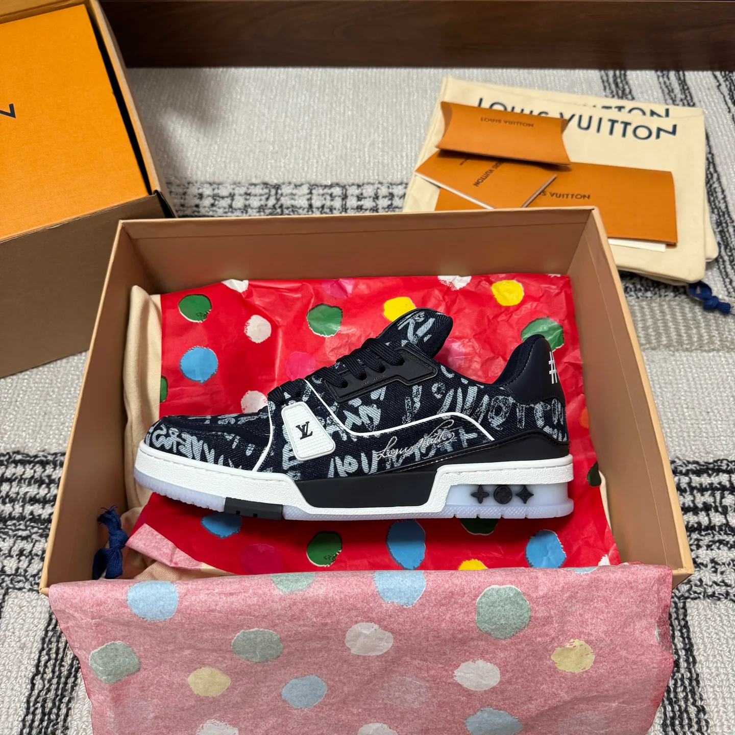 Кроссовки Женские Louis Vuitton 1546747