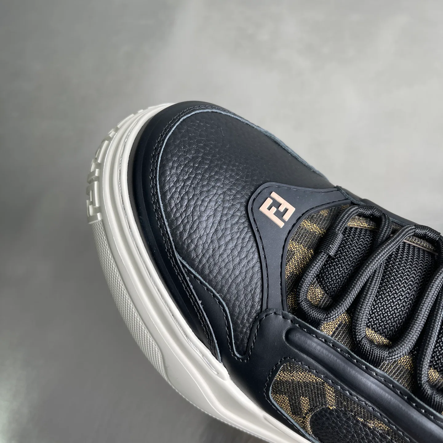 Кроссовки Мужские Fendi 1049818