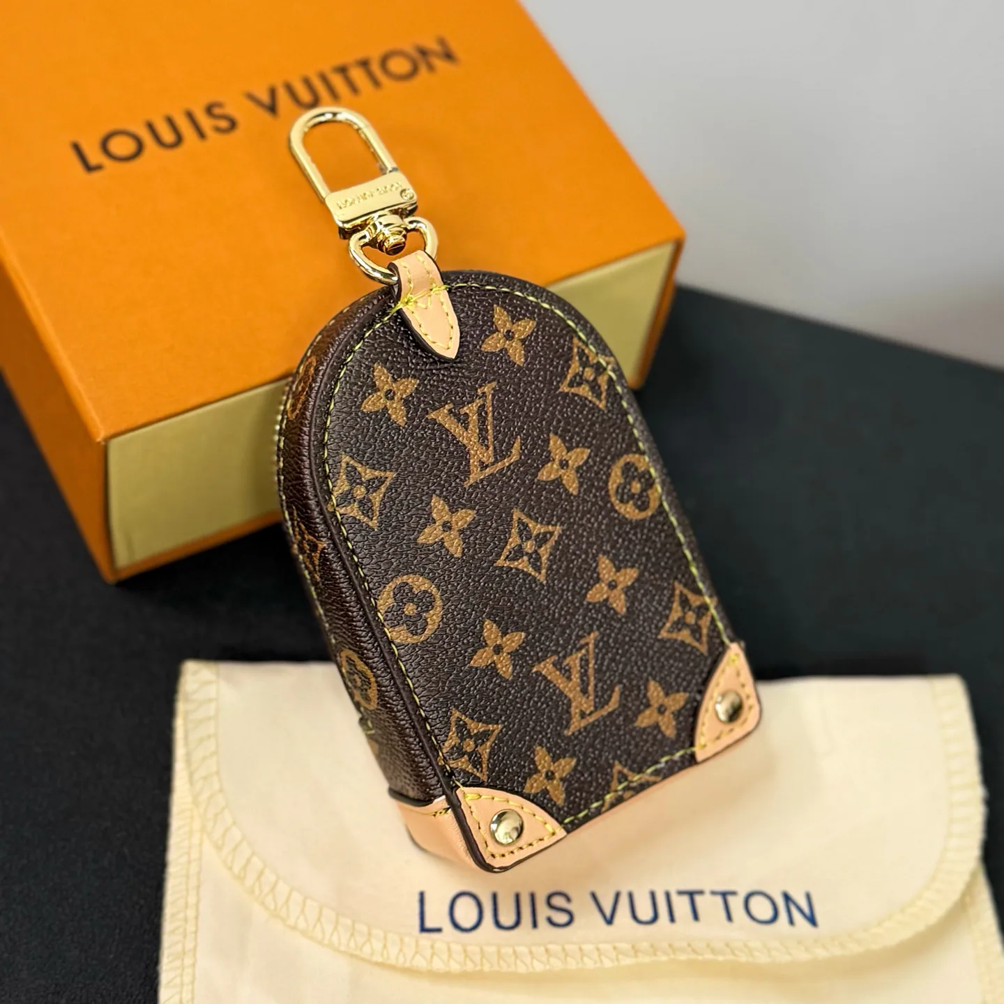 Клатчи Женские Louis Vuitton 13271459