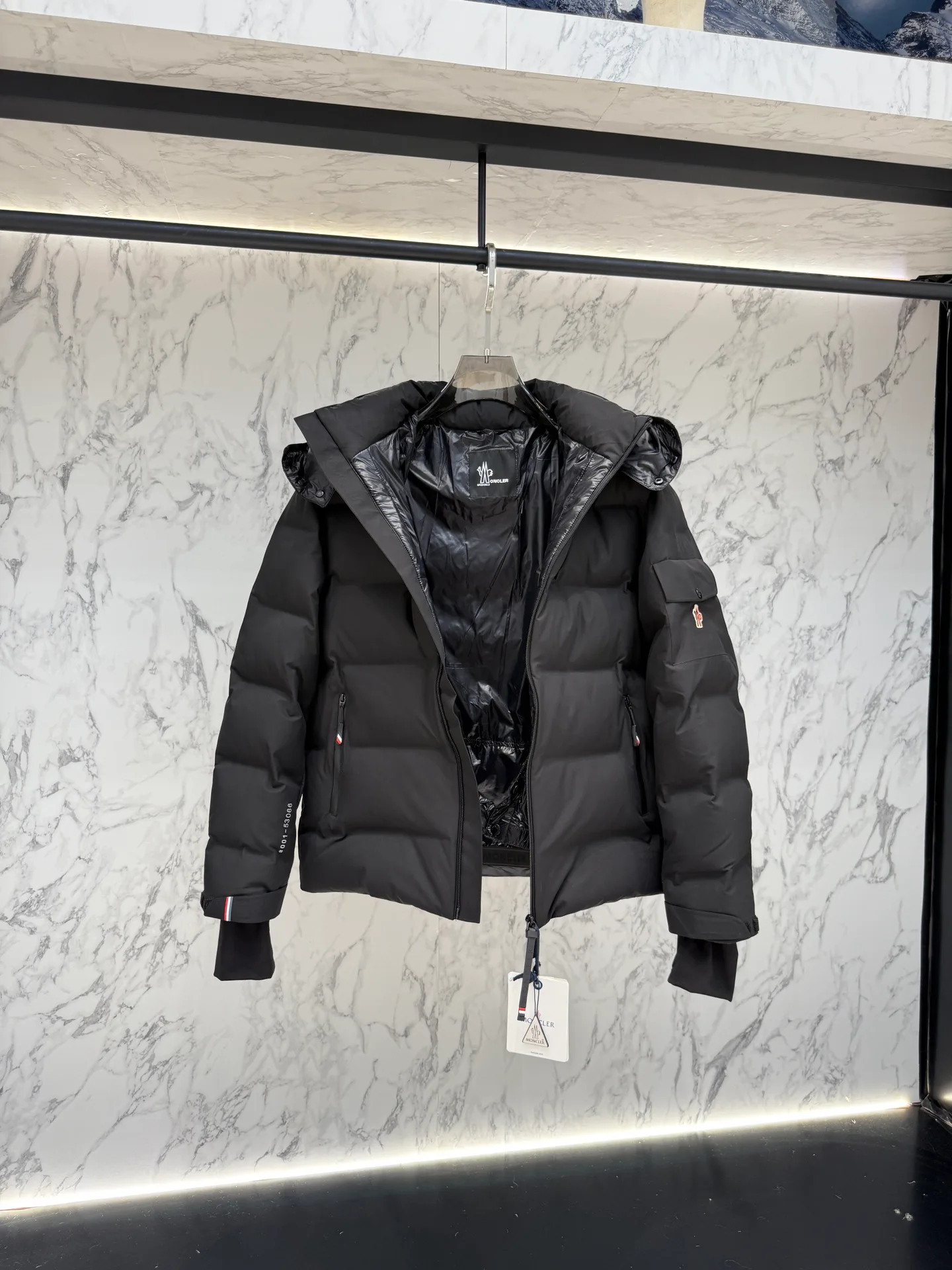 Куртки И Пуховики Мужские Moncler 510188