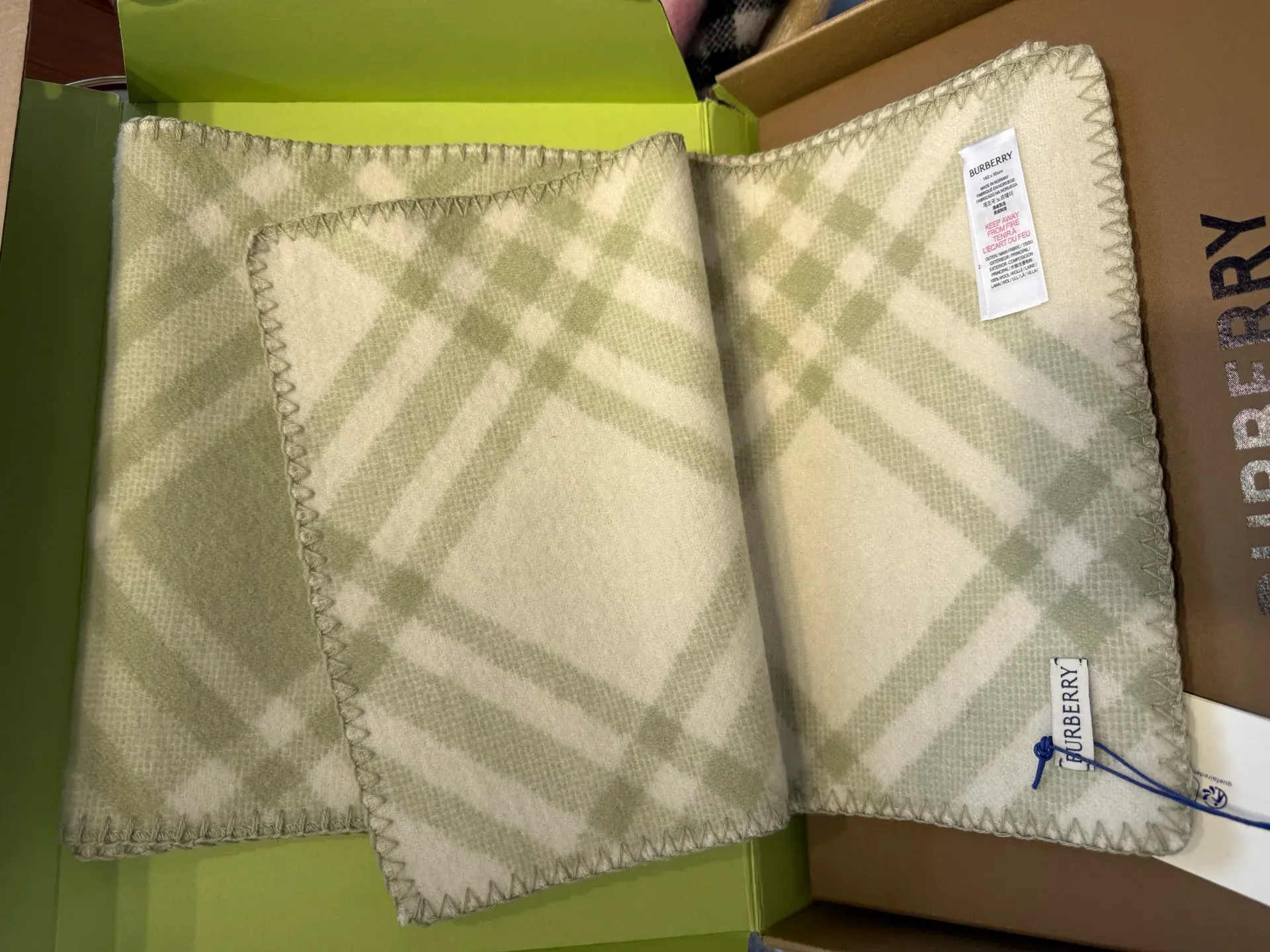 Шарфы Burberry 3874284