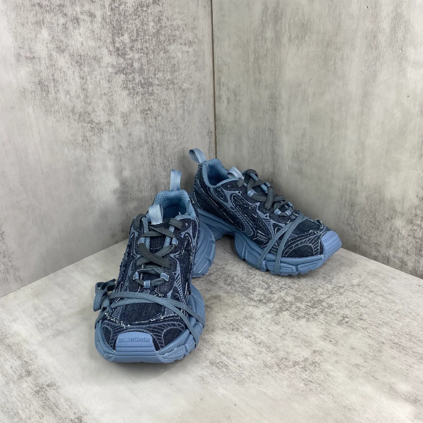 Кроссовки Женские Balenciaga 11102644