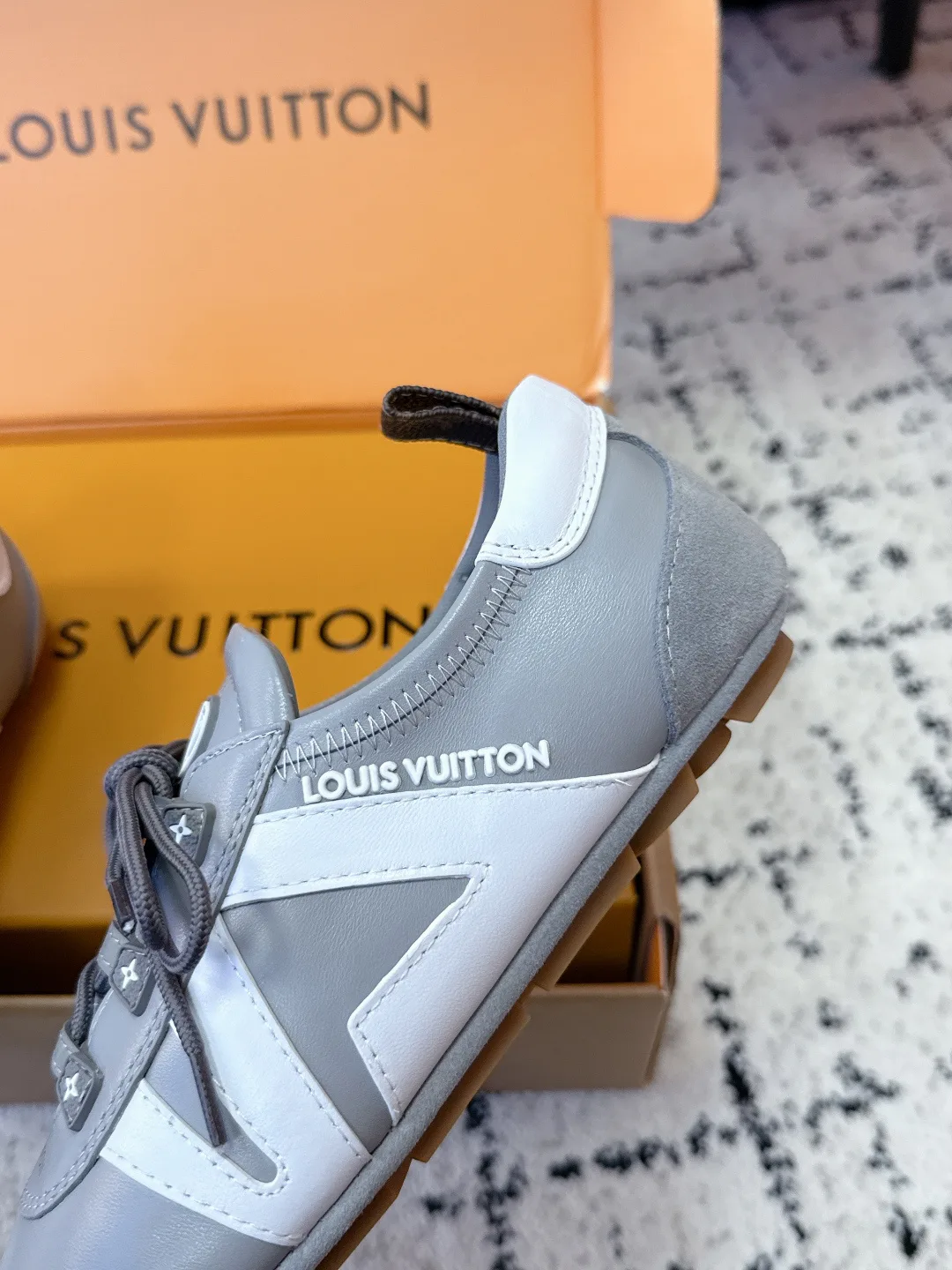 Кроссовки Женские Louis Vuitton 1752772