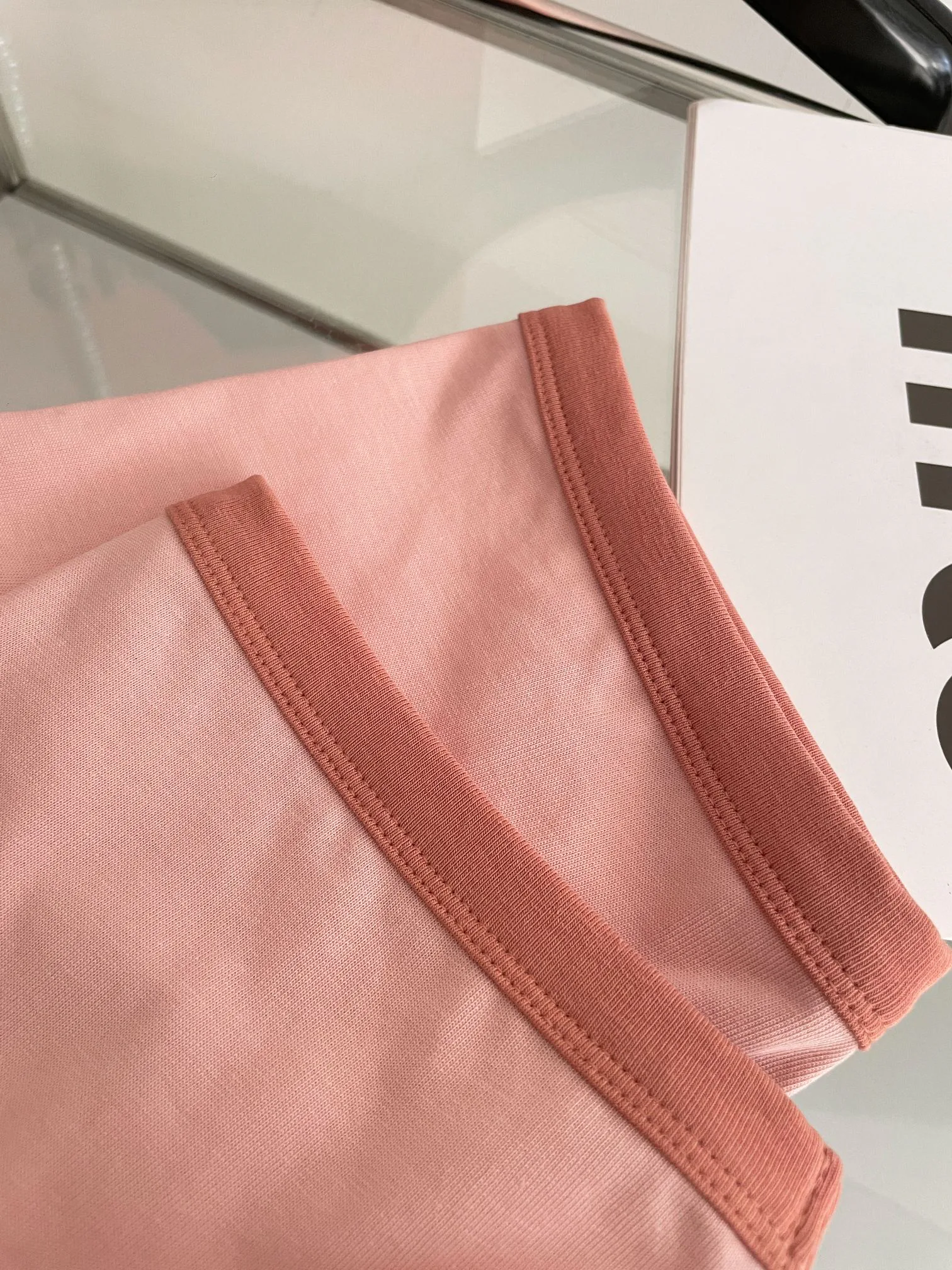 Футболки Женские Salvatore Ferragamo 2521