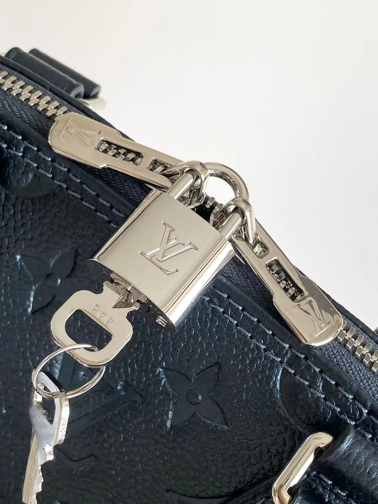 Классические Сумки Женские Louis Vuitton 13133130