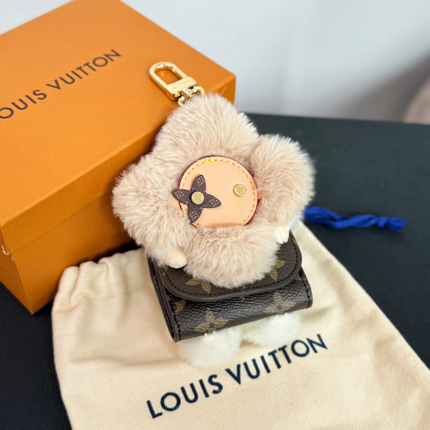 Ключницы Louis Vuitton 17886411