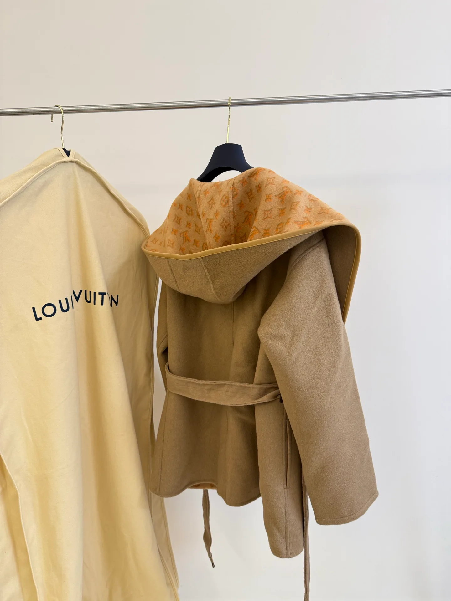 Пальто Женские Louis Vuitton 18601490