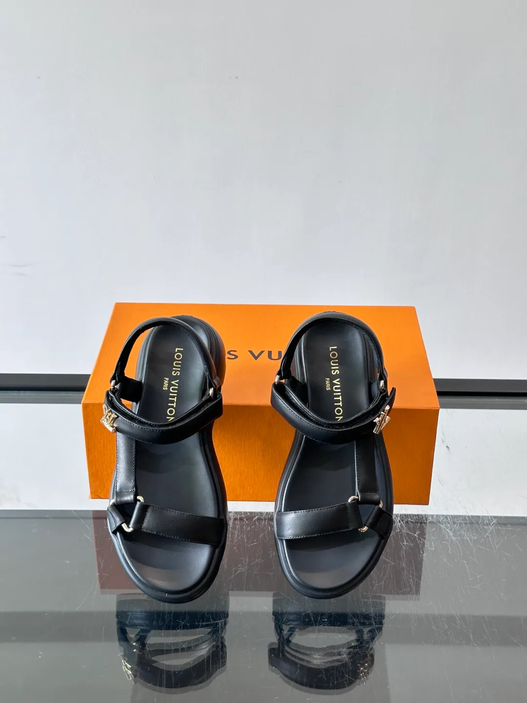 Сандалии Женские Louis Vuitton 17593007