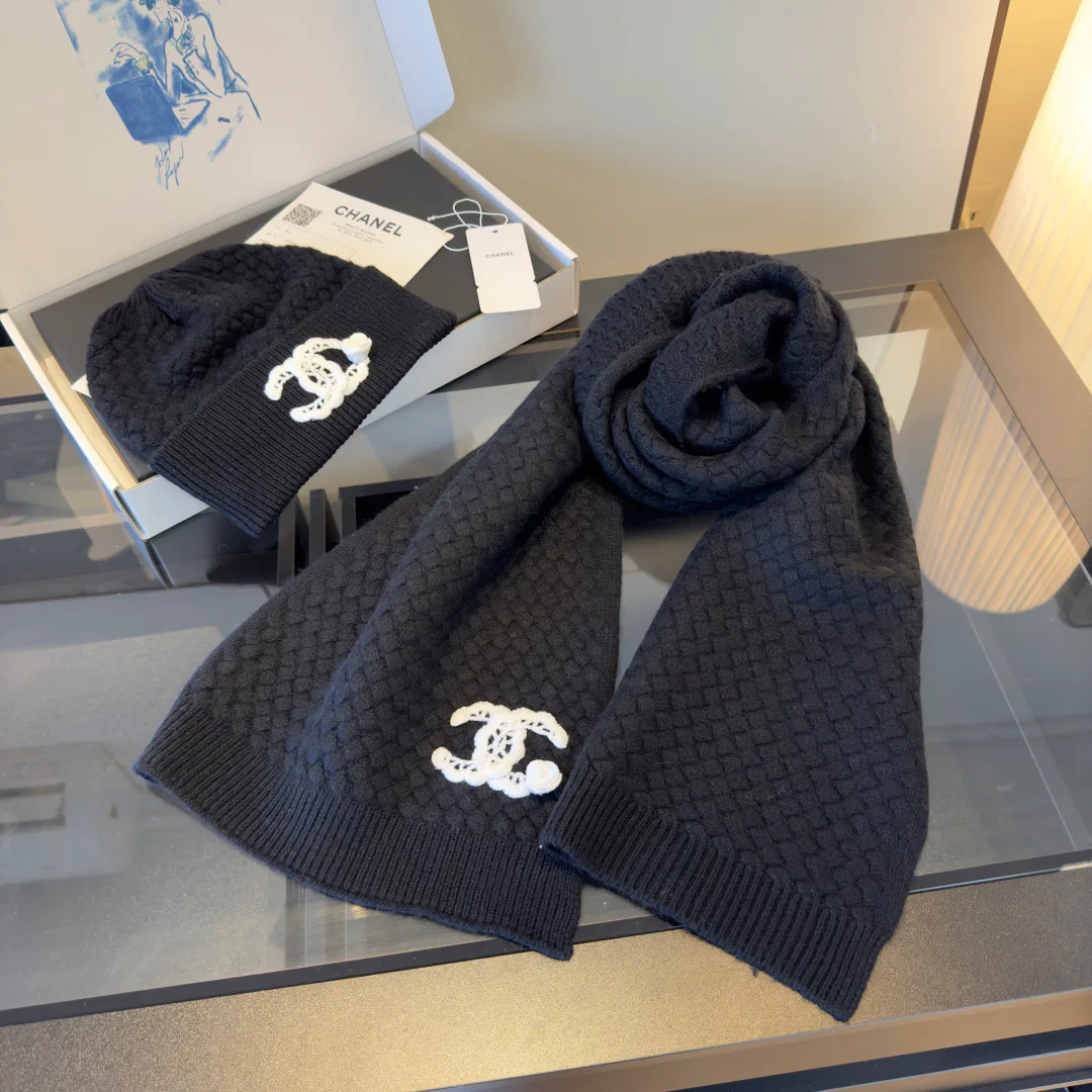 Головные Уборы Chanel 18104900