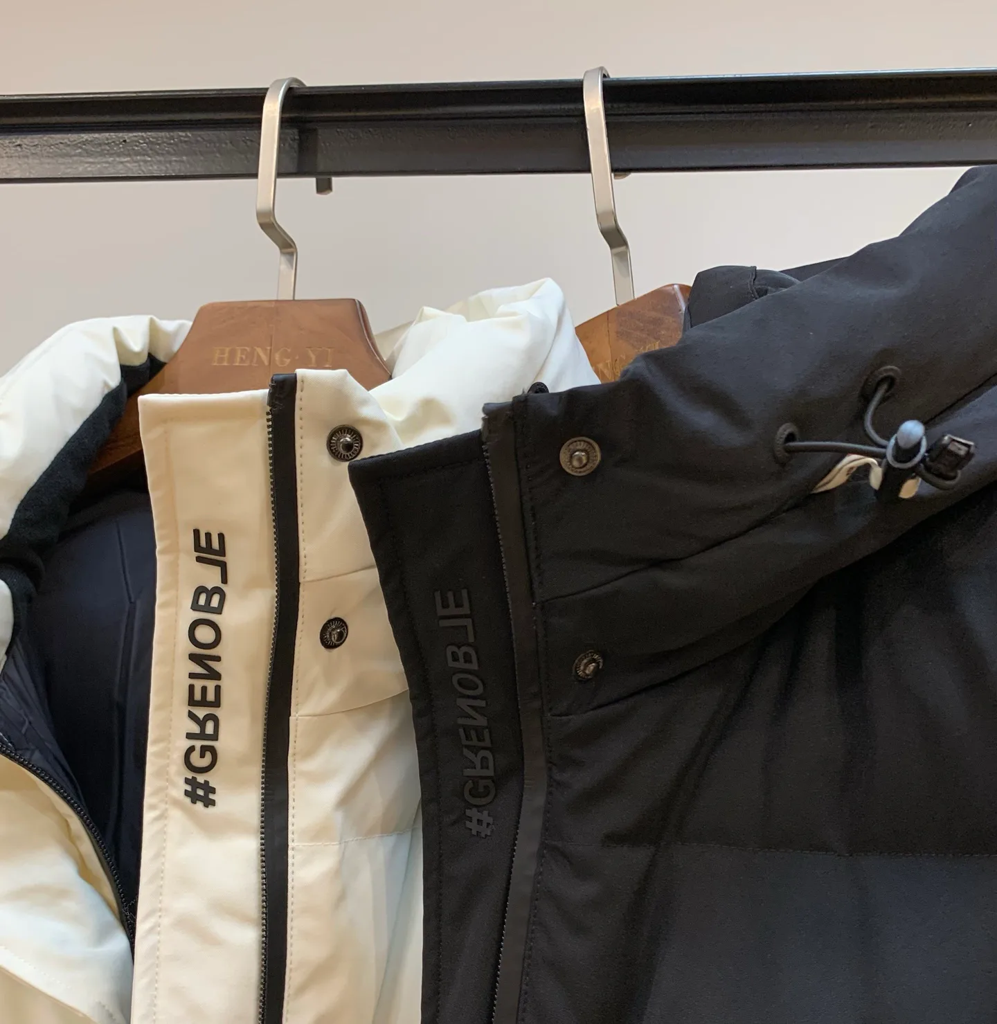 Куртки И Пуховики Женские Moncler 496973