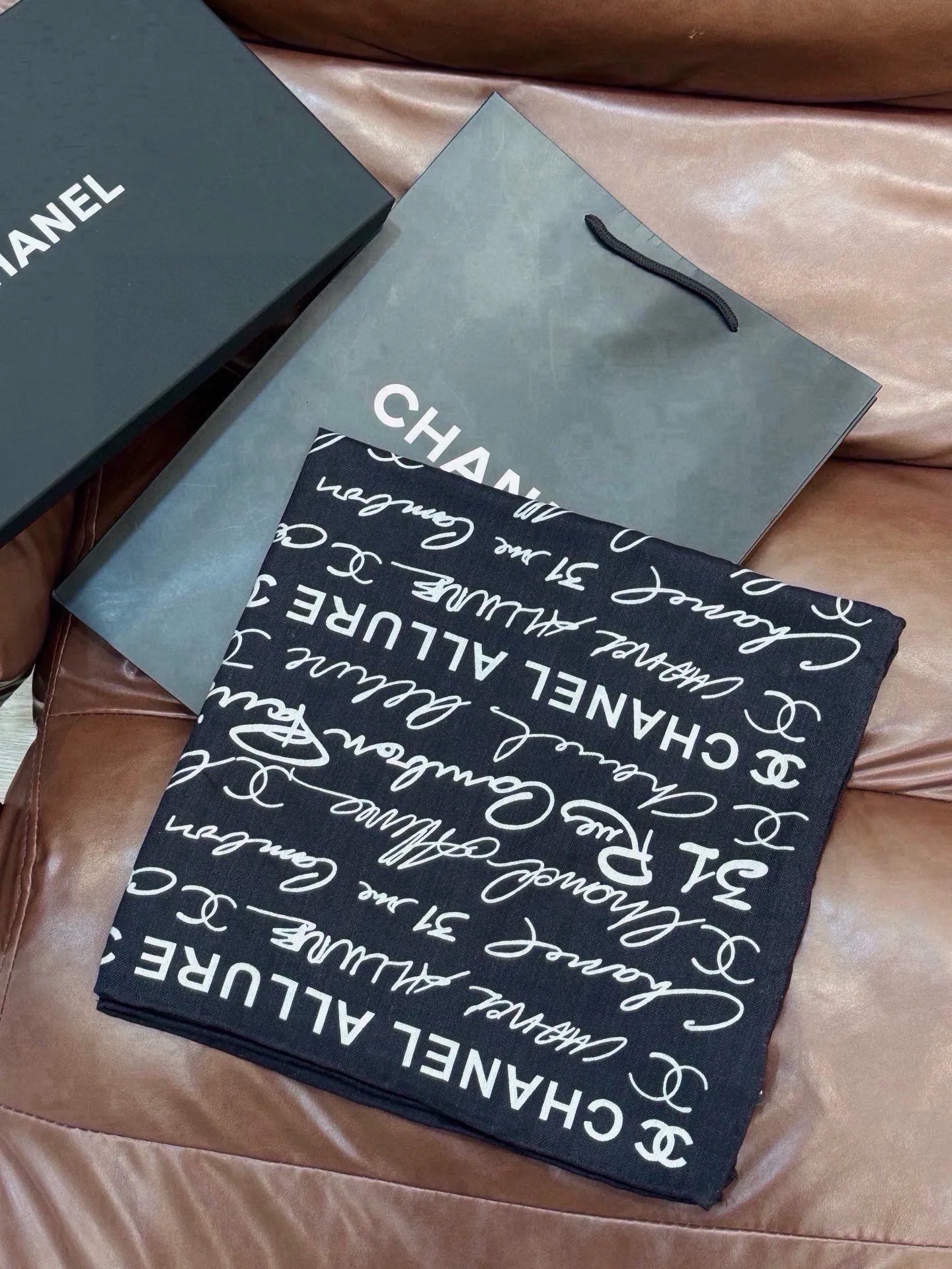 Шарфы Chanel 17631817