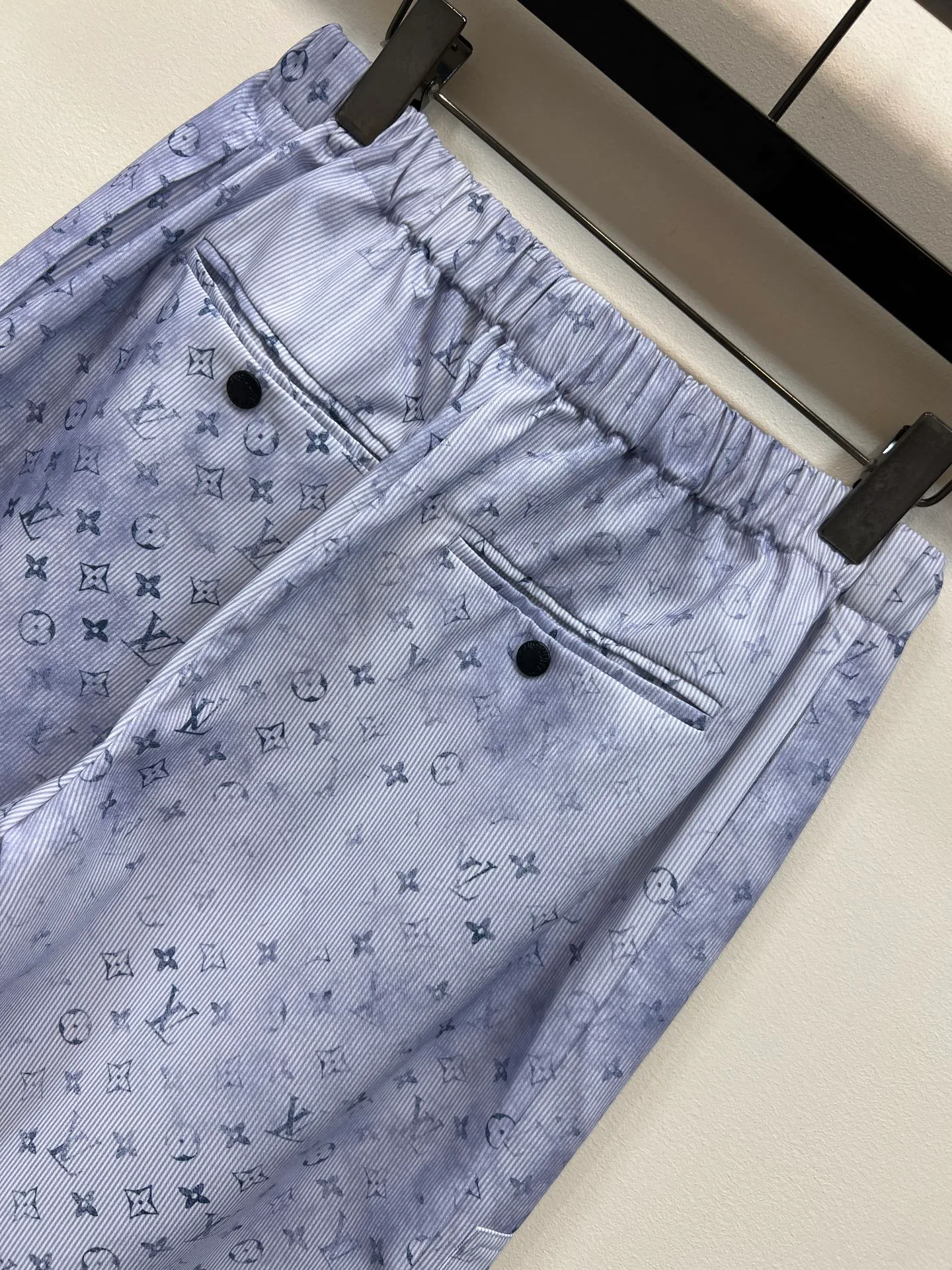 Брюки Женские Louis Vuitton 11638610