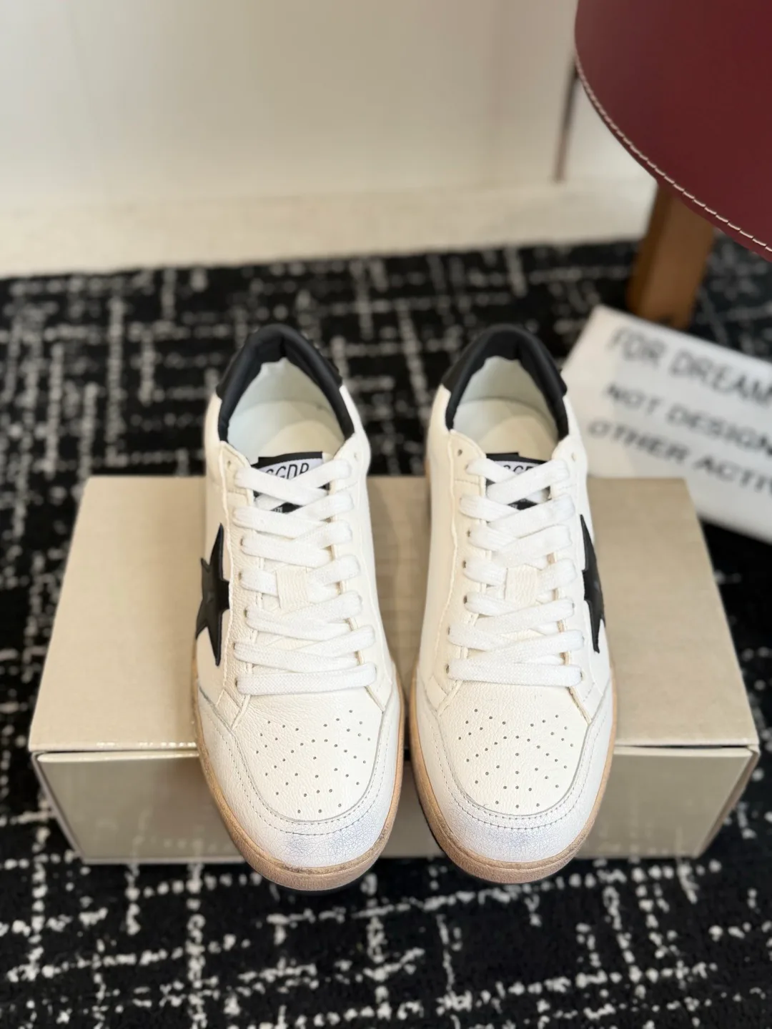 Кроссовки Женские Golden Goose 18305935