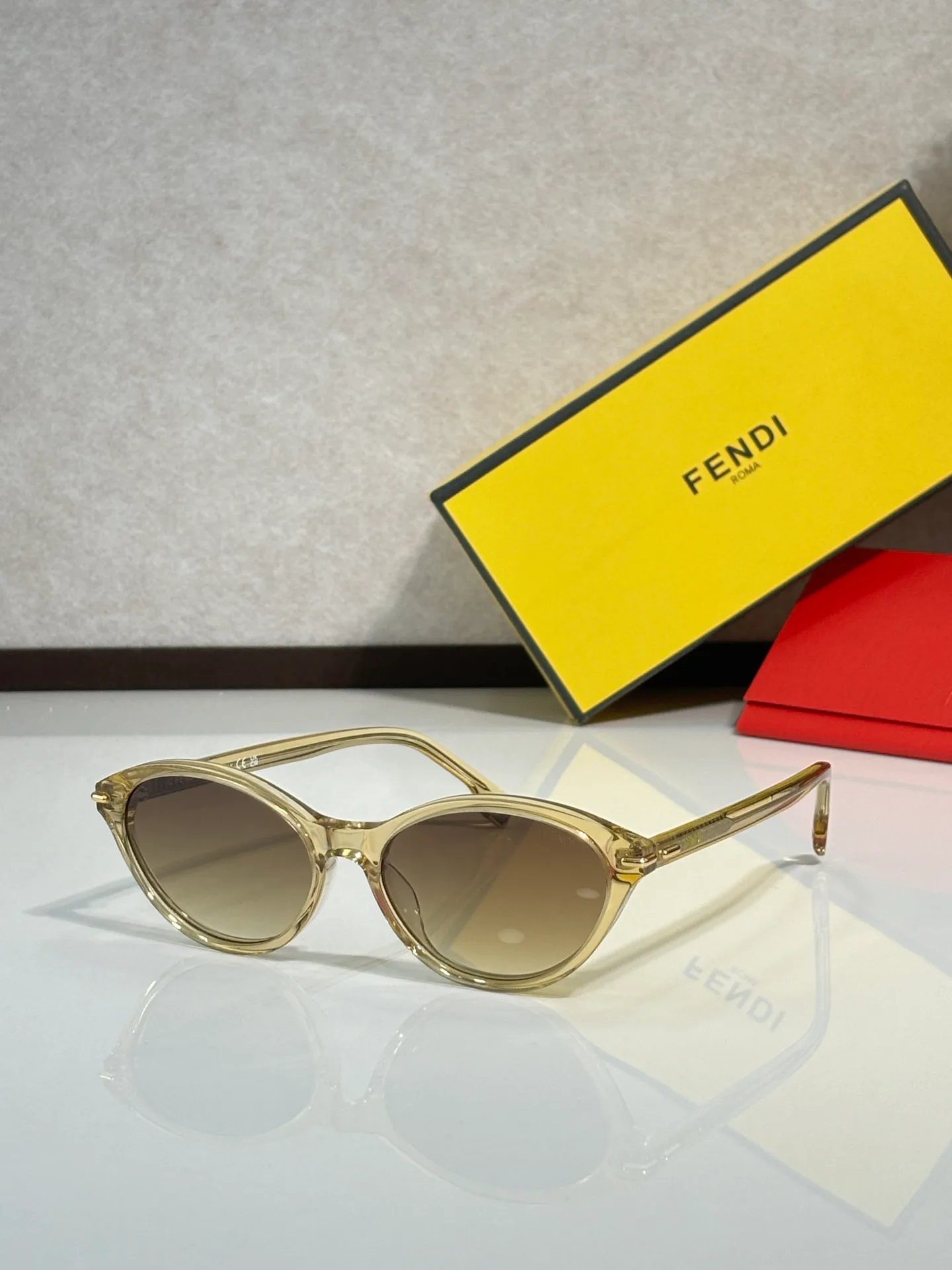 Очки Fendi 18490171