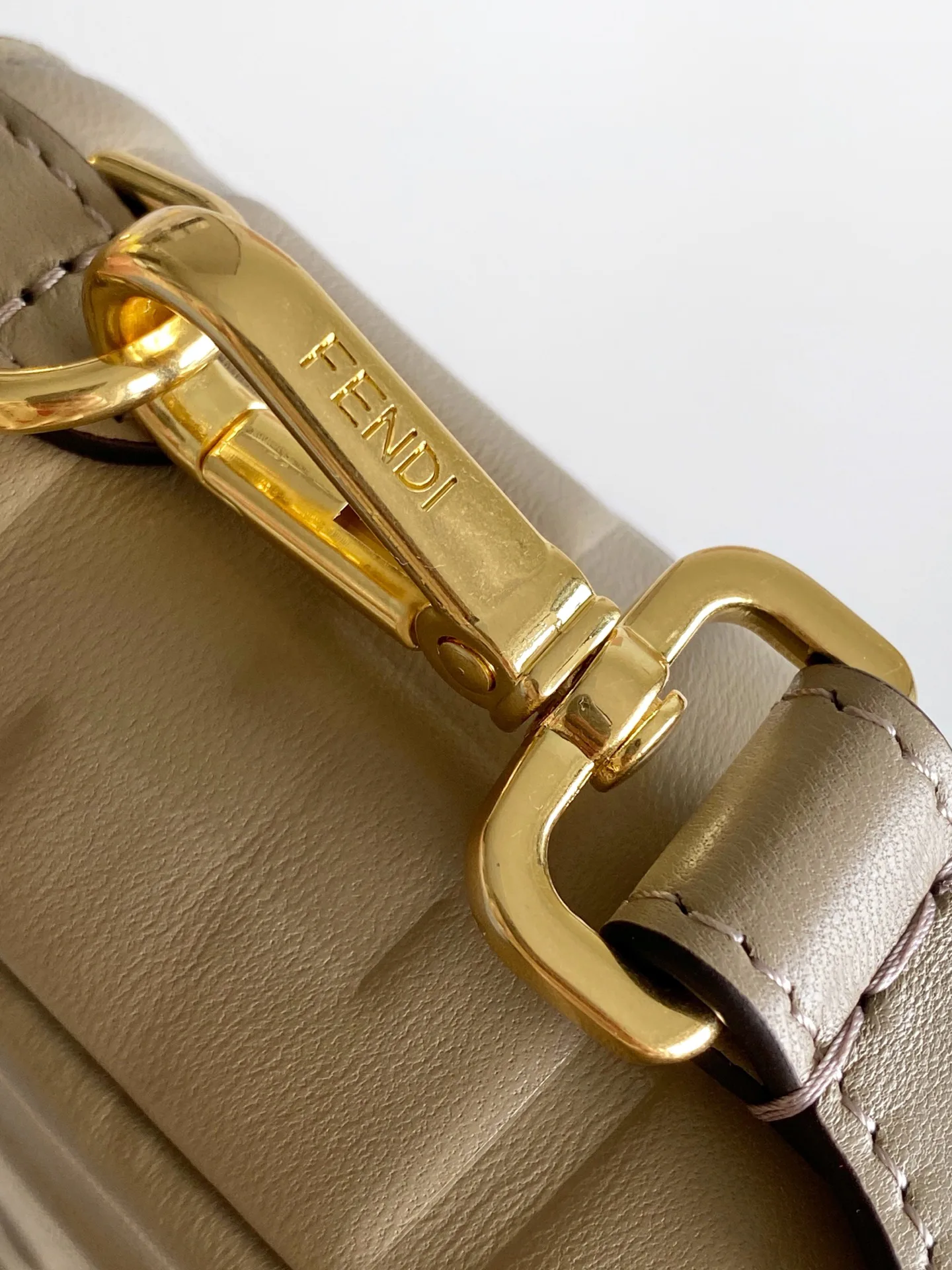 Классические Сумки Женские Fendi 13234577