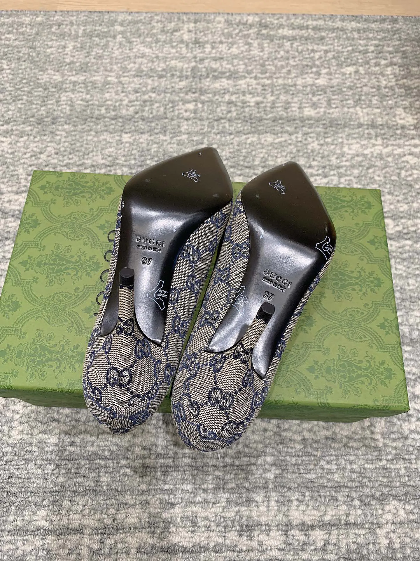 Туфли Женские Gucci 689883