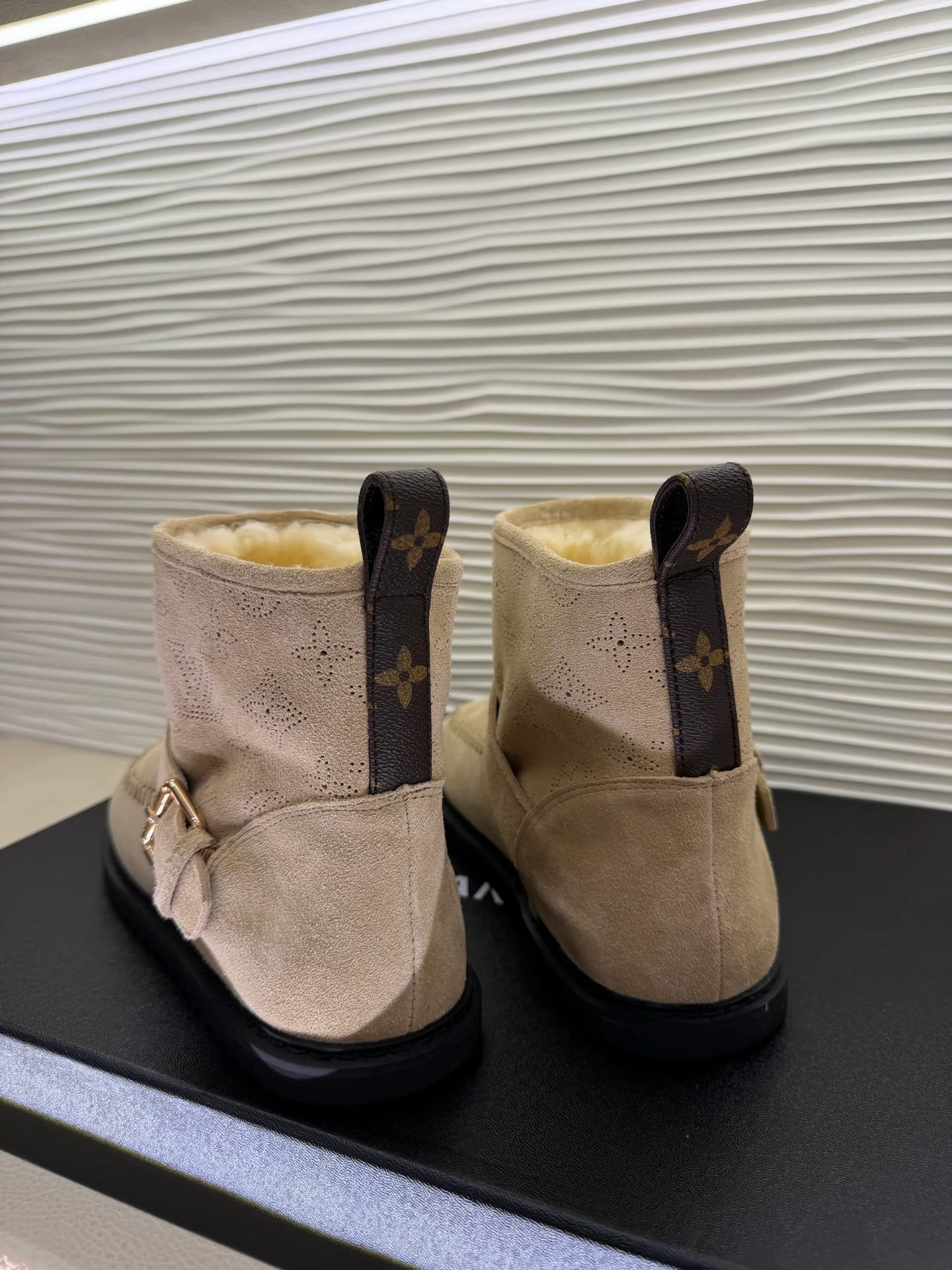 Угги Женские Louis Vuitton 19270855