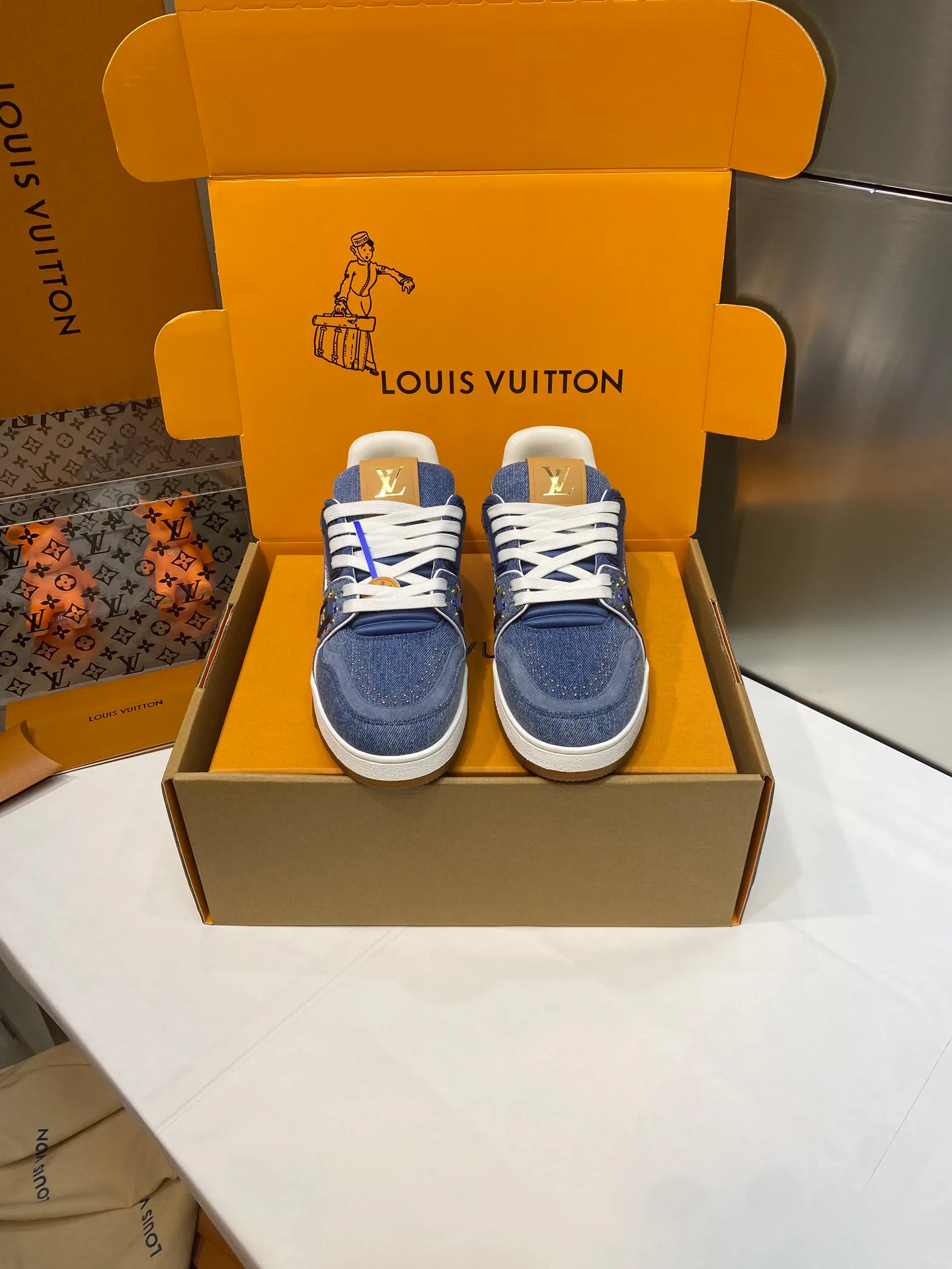 Кроссовки Женские Louis Vuitton 17969006