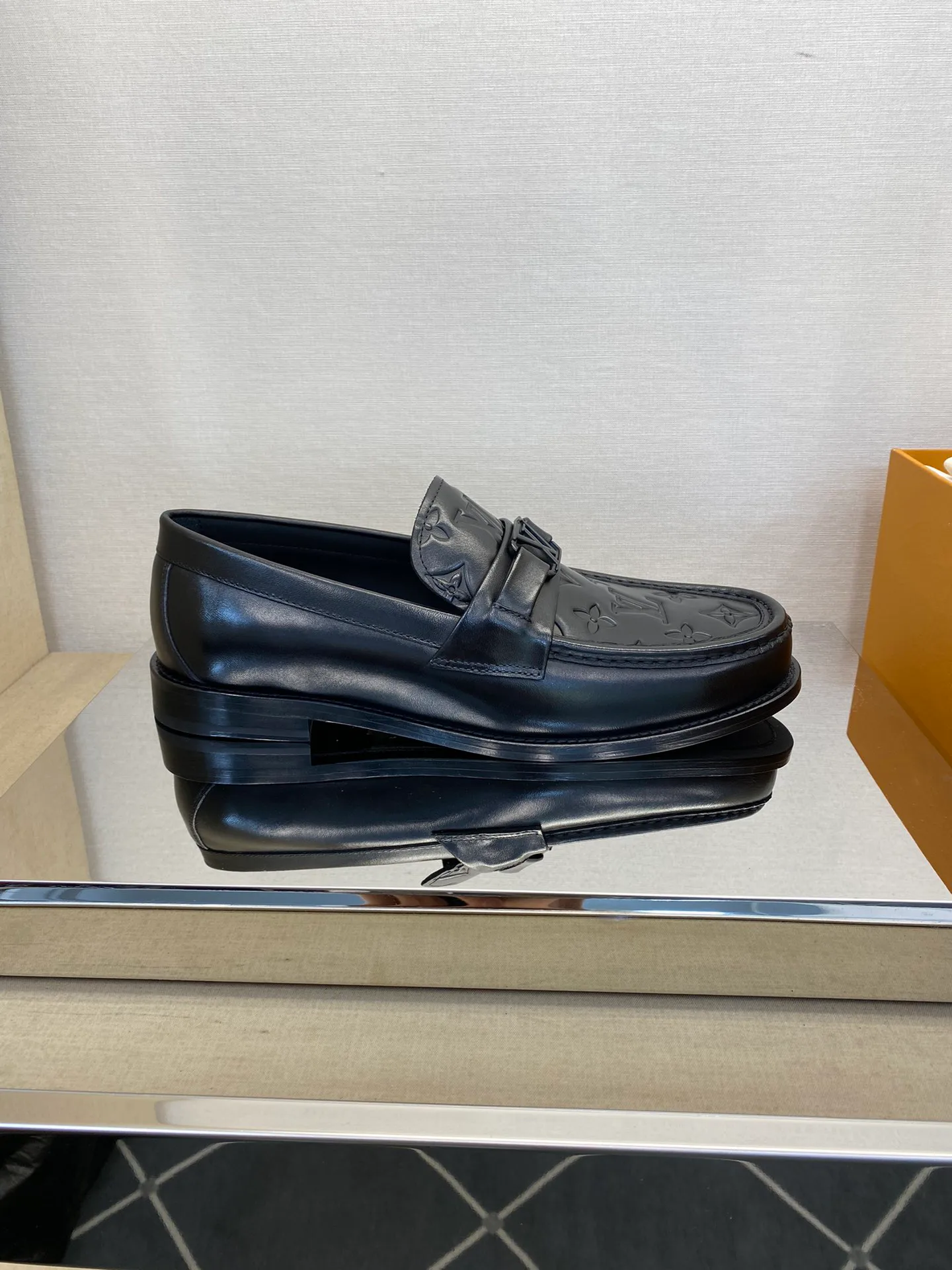 Лоферы И Туфли Мужские Louis Vuitton 18079163