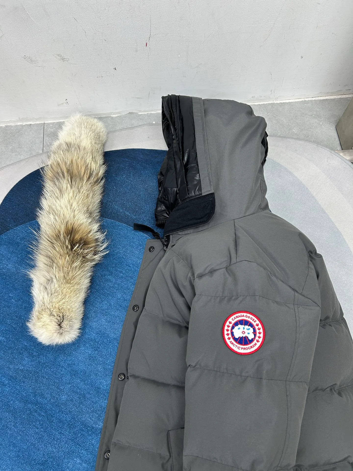 Куртки И Пуховики Женские Canada Goose 18188605