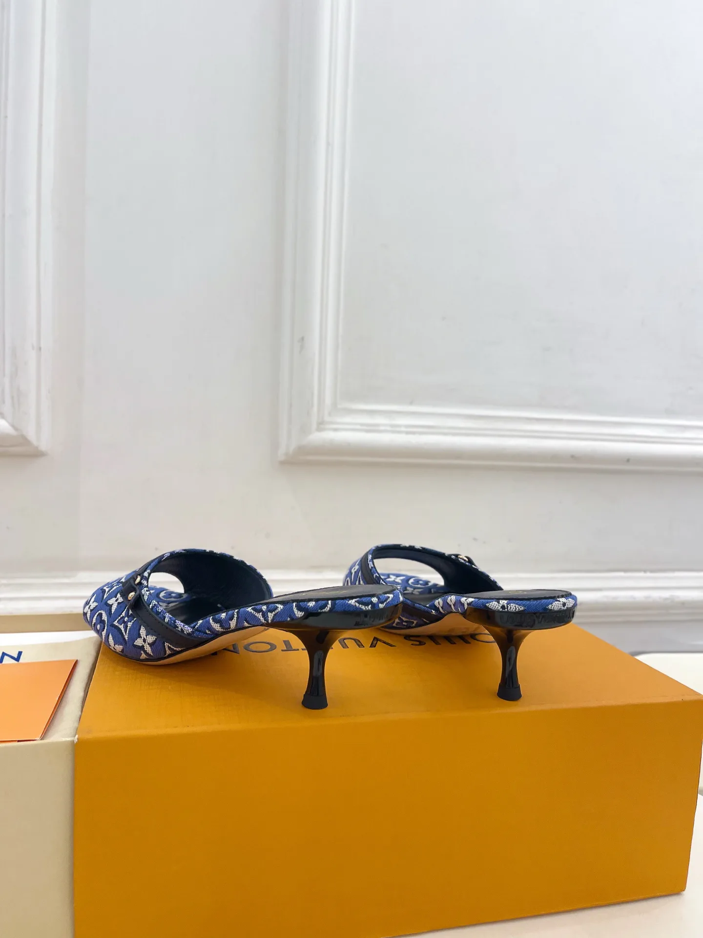 Мюли И Сабо Женские Louis Vuitton 17506938