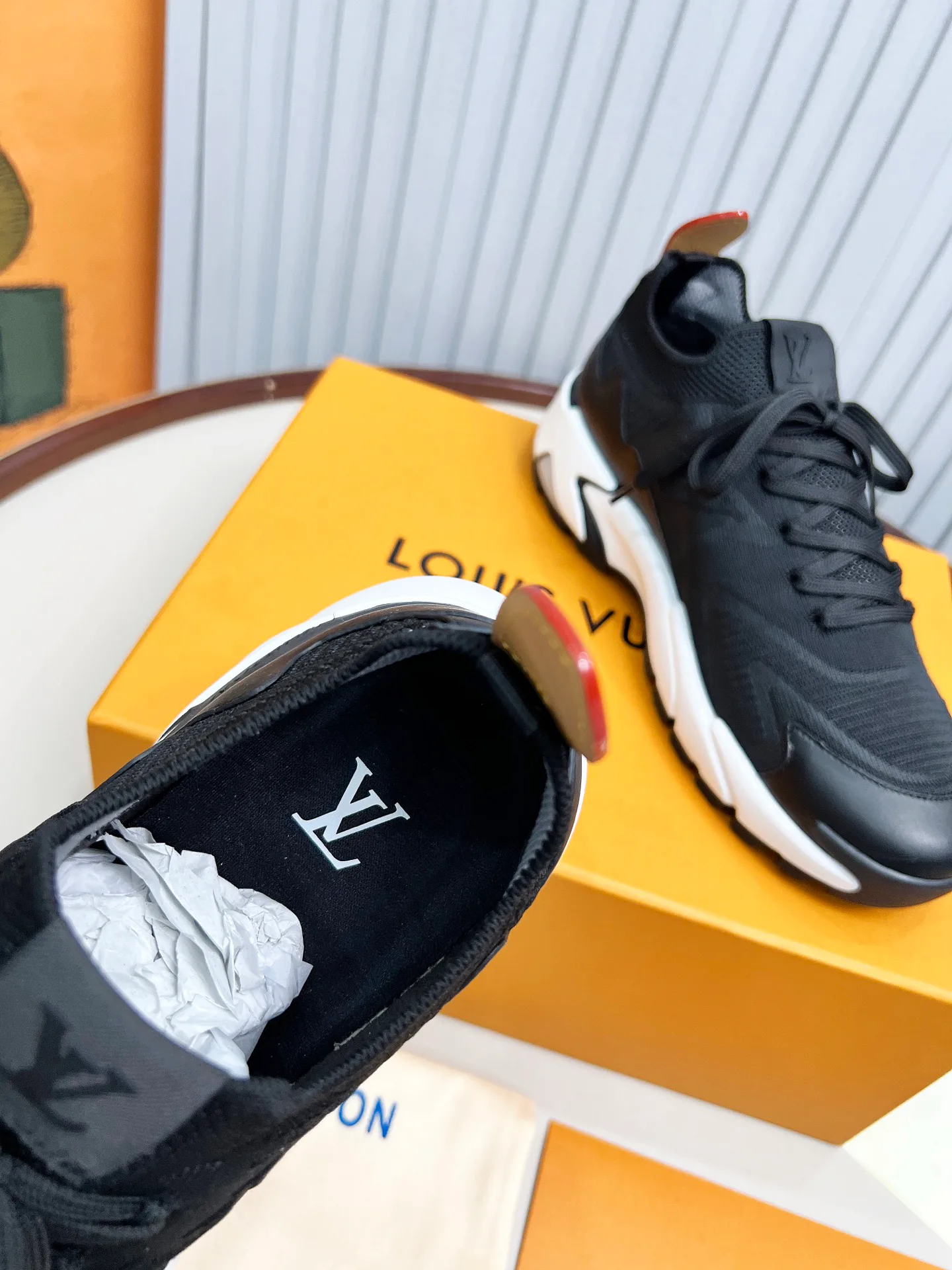 Кроссовки Мужские Louis Vuitton 11572350