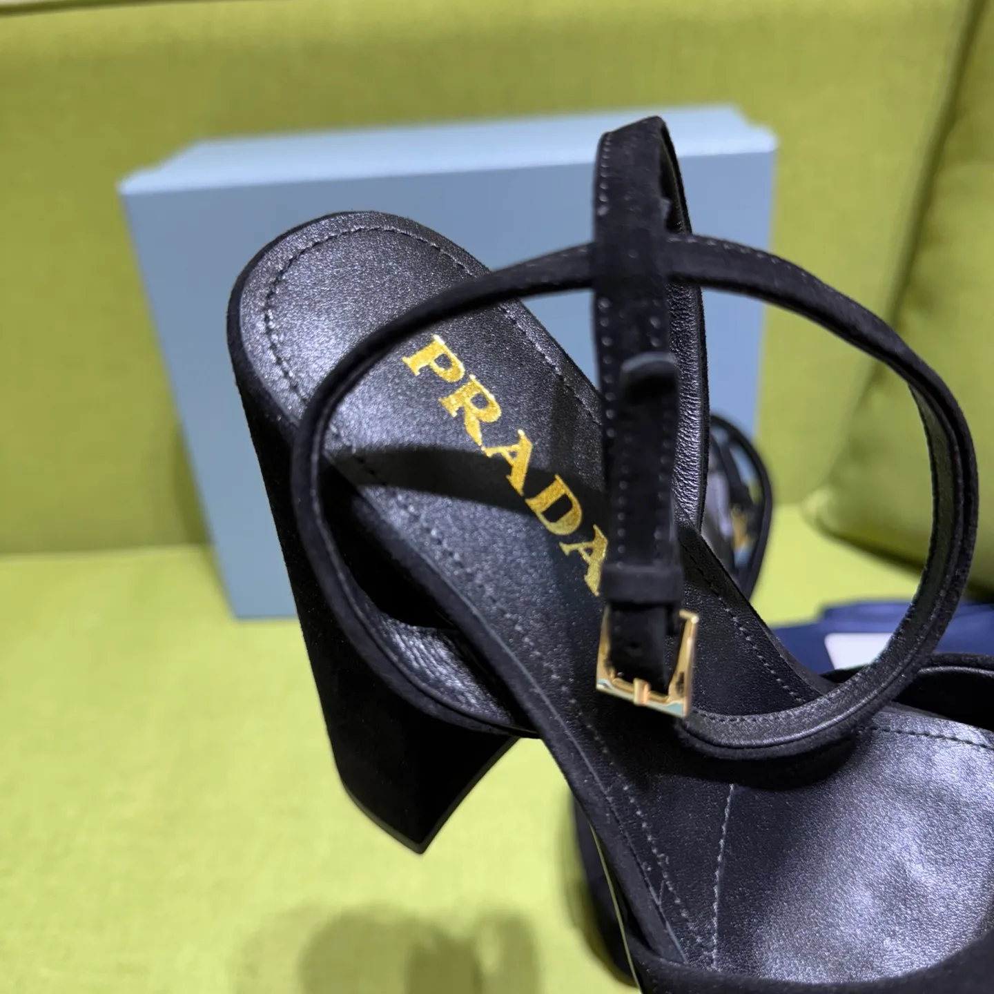 Босоножки Женские Prada 10481119