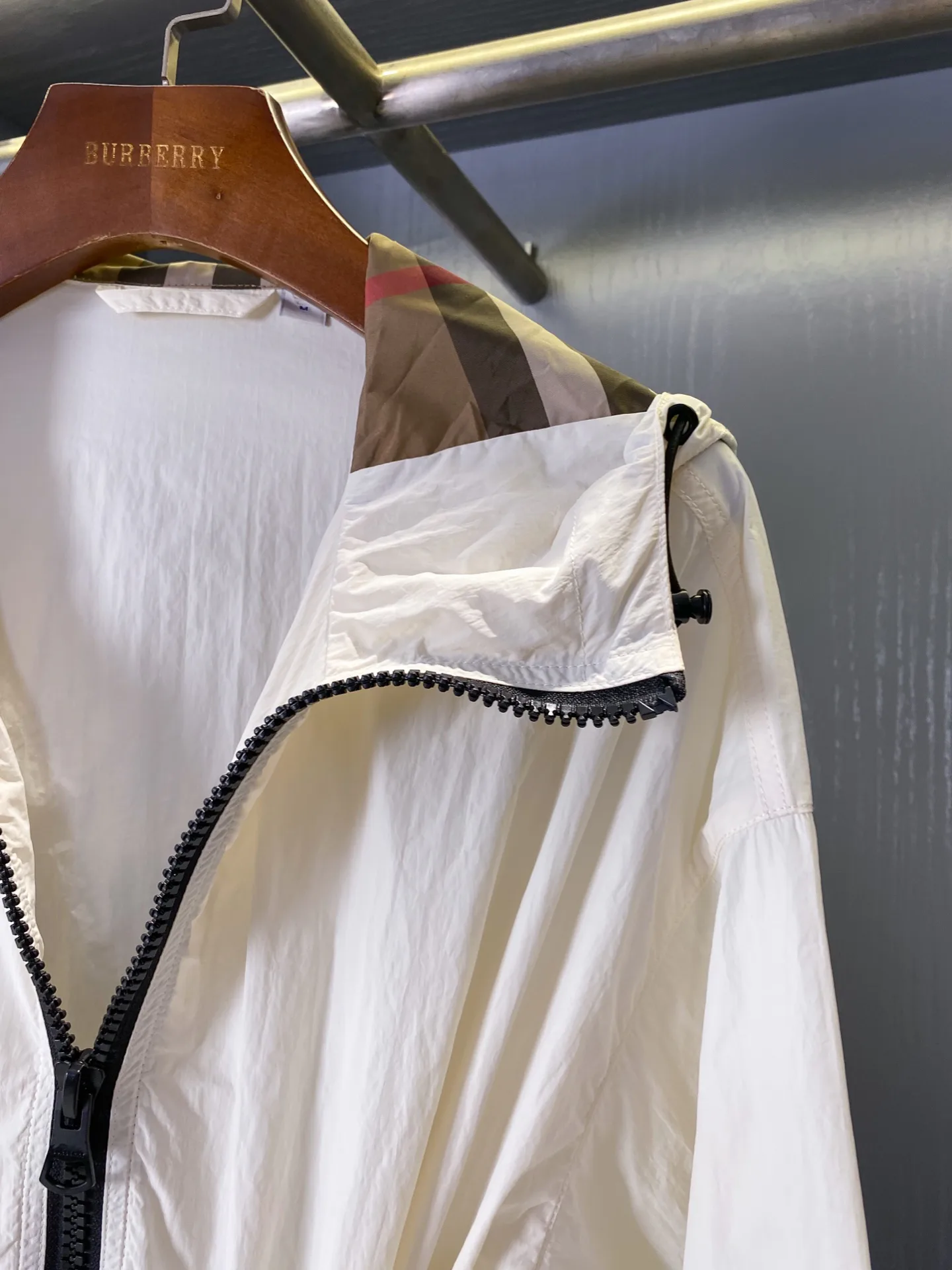 Куртки И Пуховики Женские Burberry 11672144