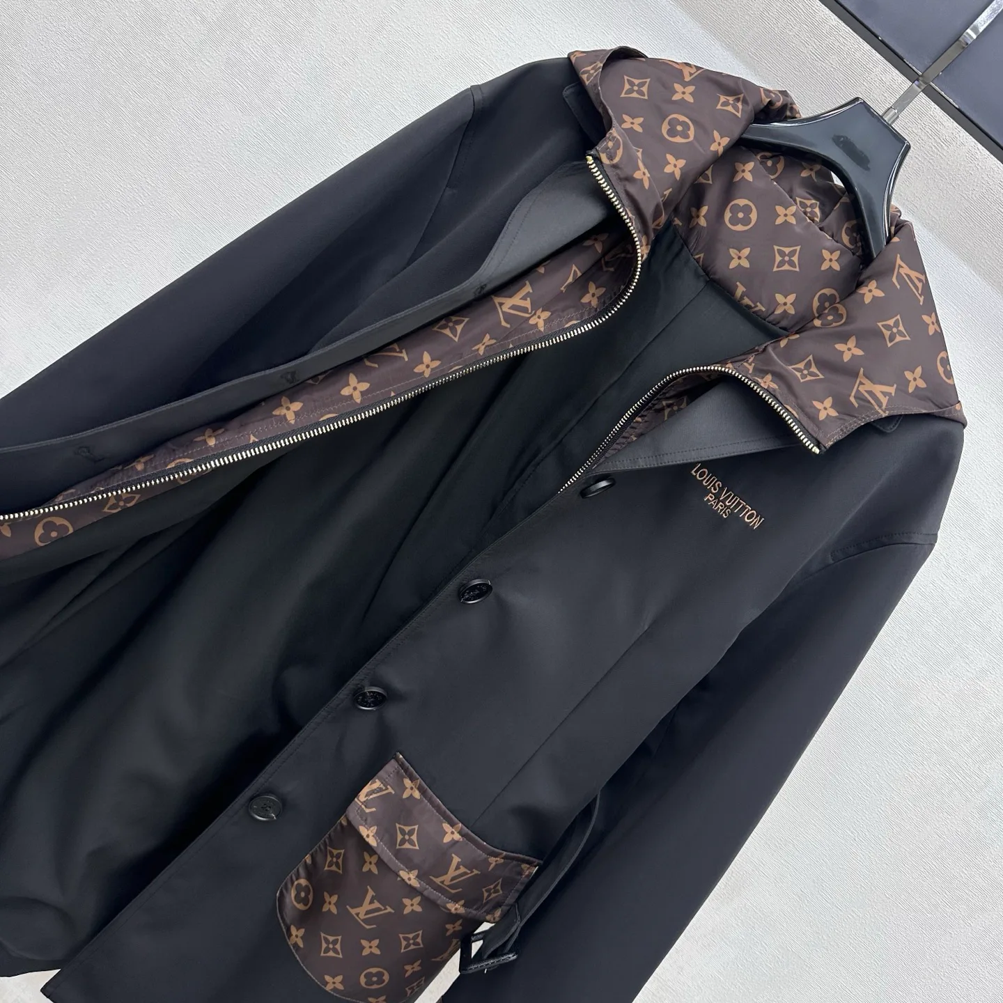 Тренчи Женские Louis Vuitton 18555706