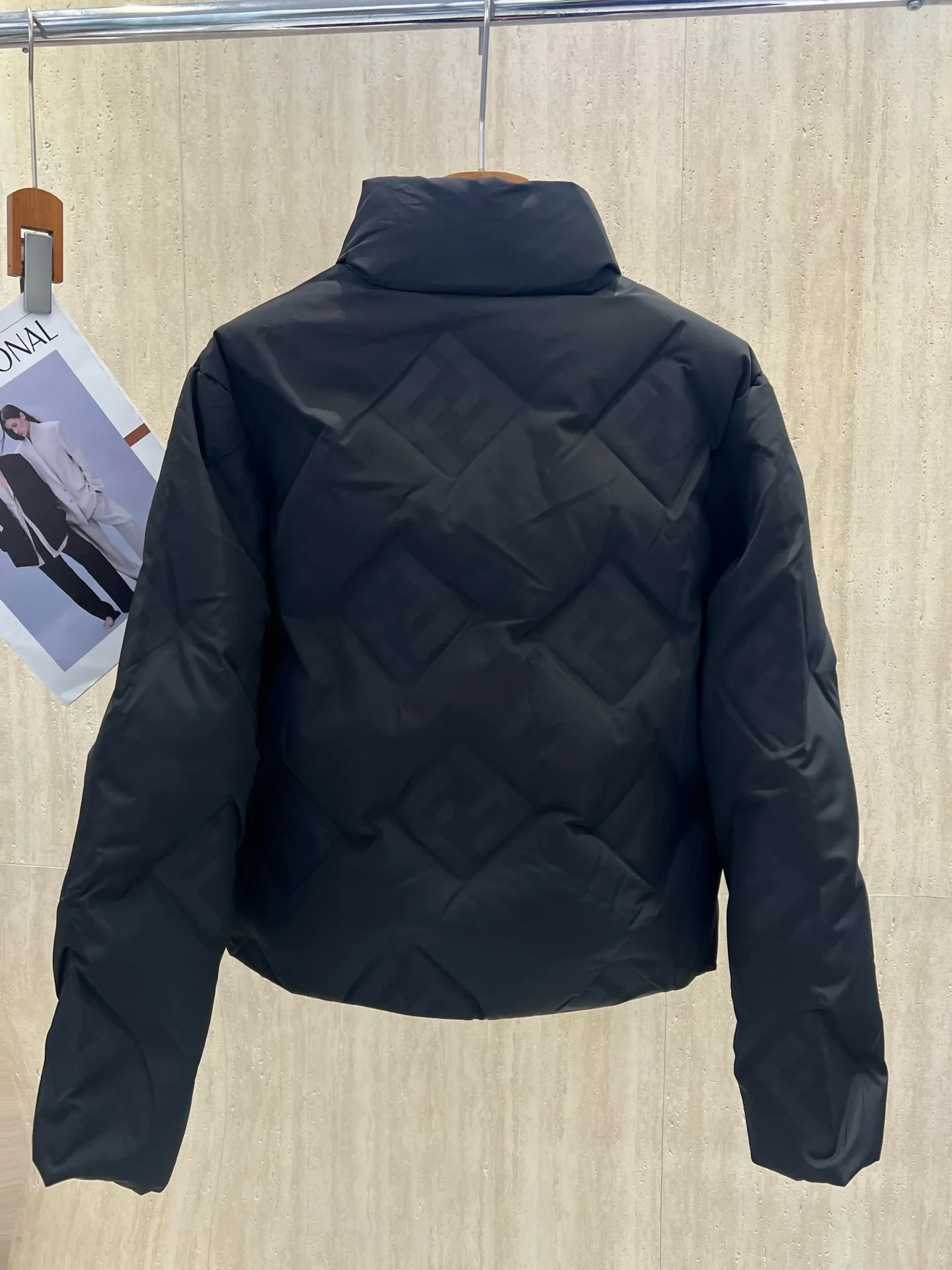 Куртки И Пуховики Женские Fendi 18617157