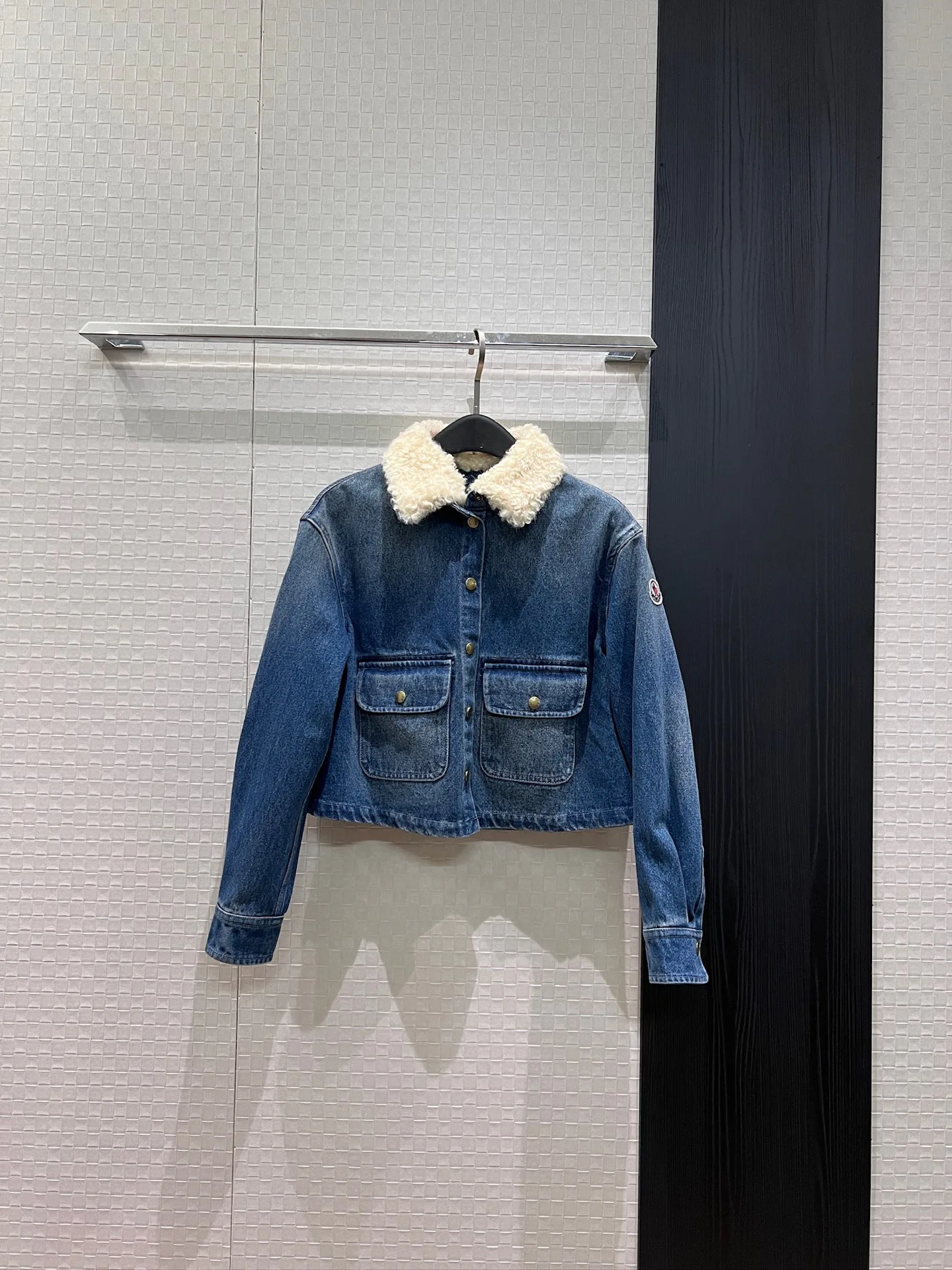 Куртки И Пуховики Женские Moncler 18778405