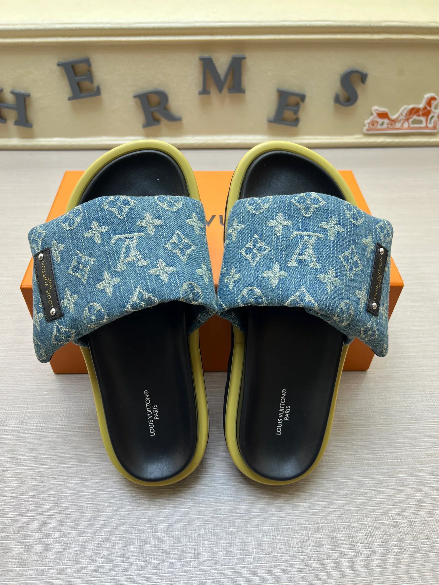 Шлепанцы Женские Louis Vuitton 9801568