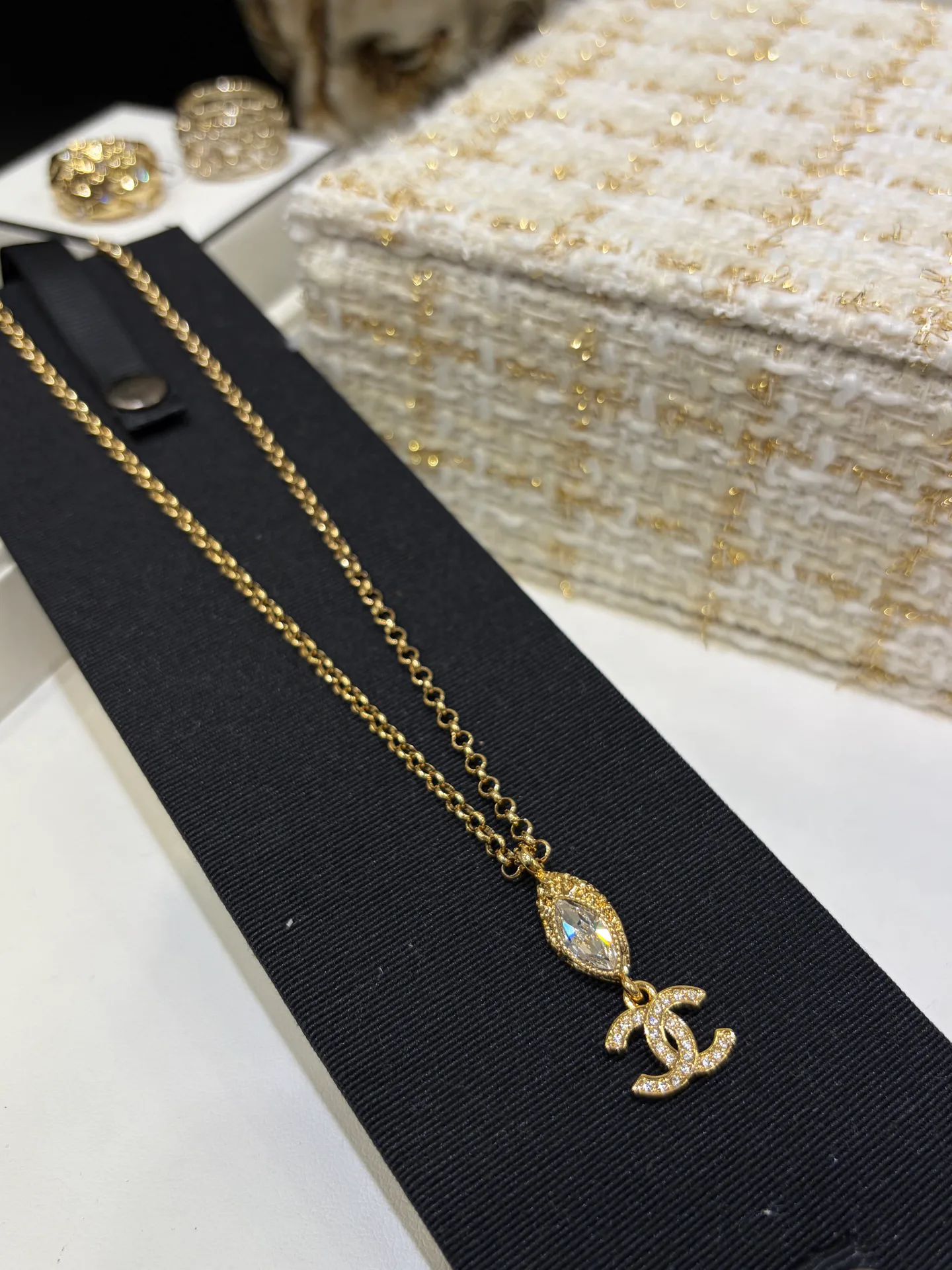 Бижутерия Chanel 11684928