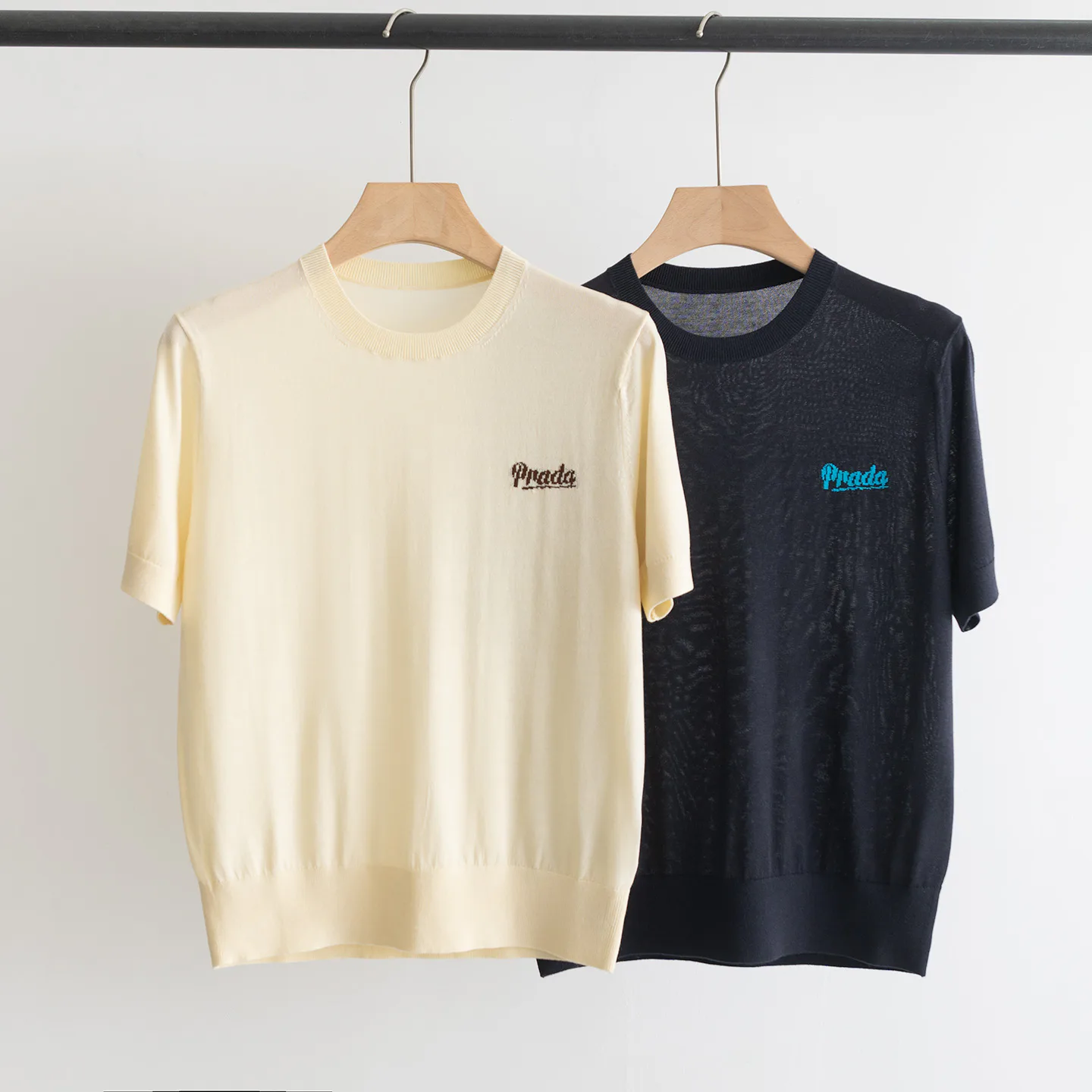 Футболки Женские Prada 11782982