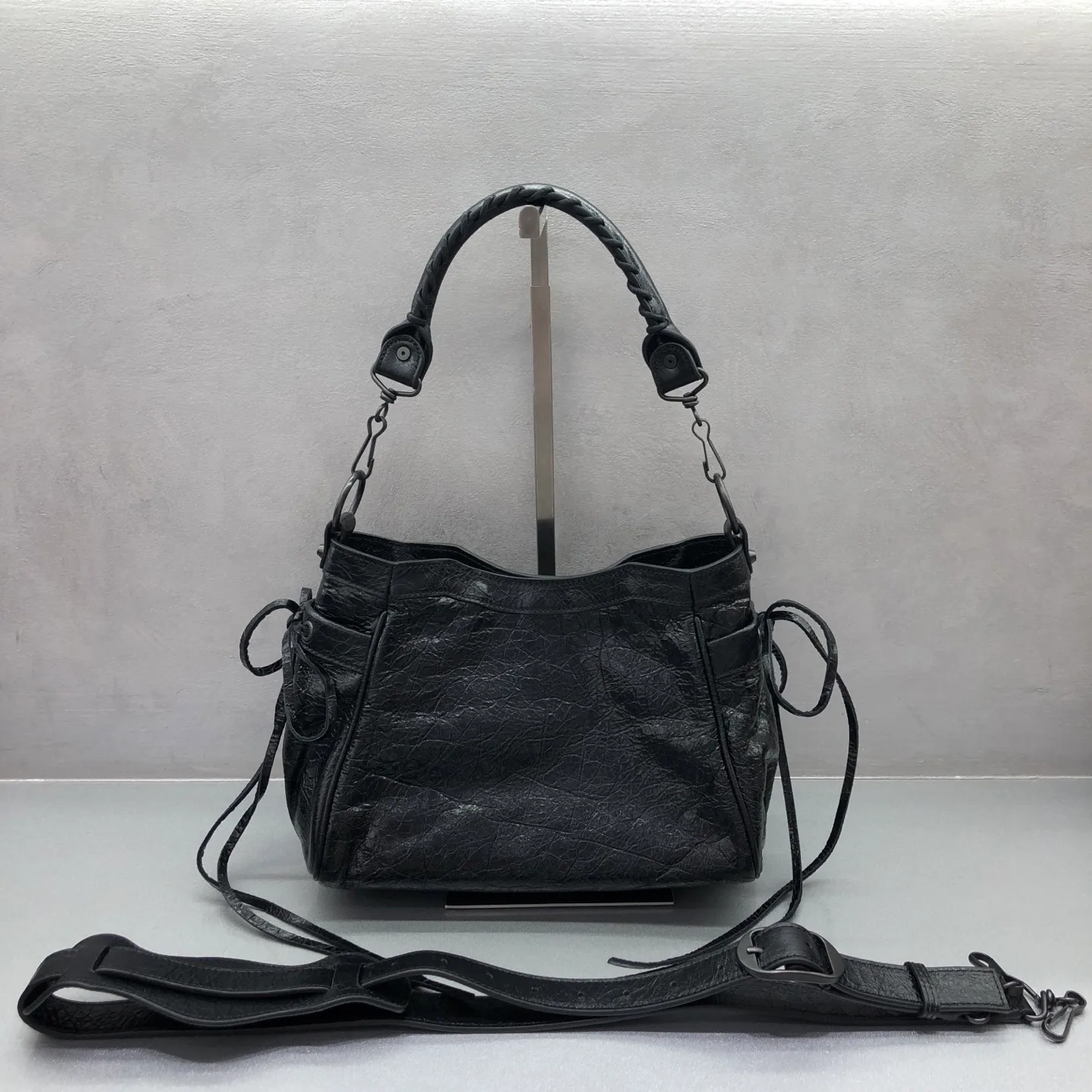 Классические Сумки Женские Balenciaga 18136303