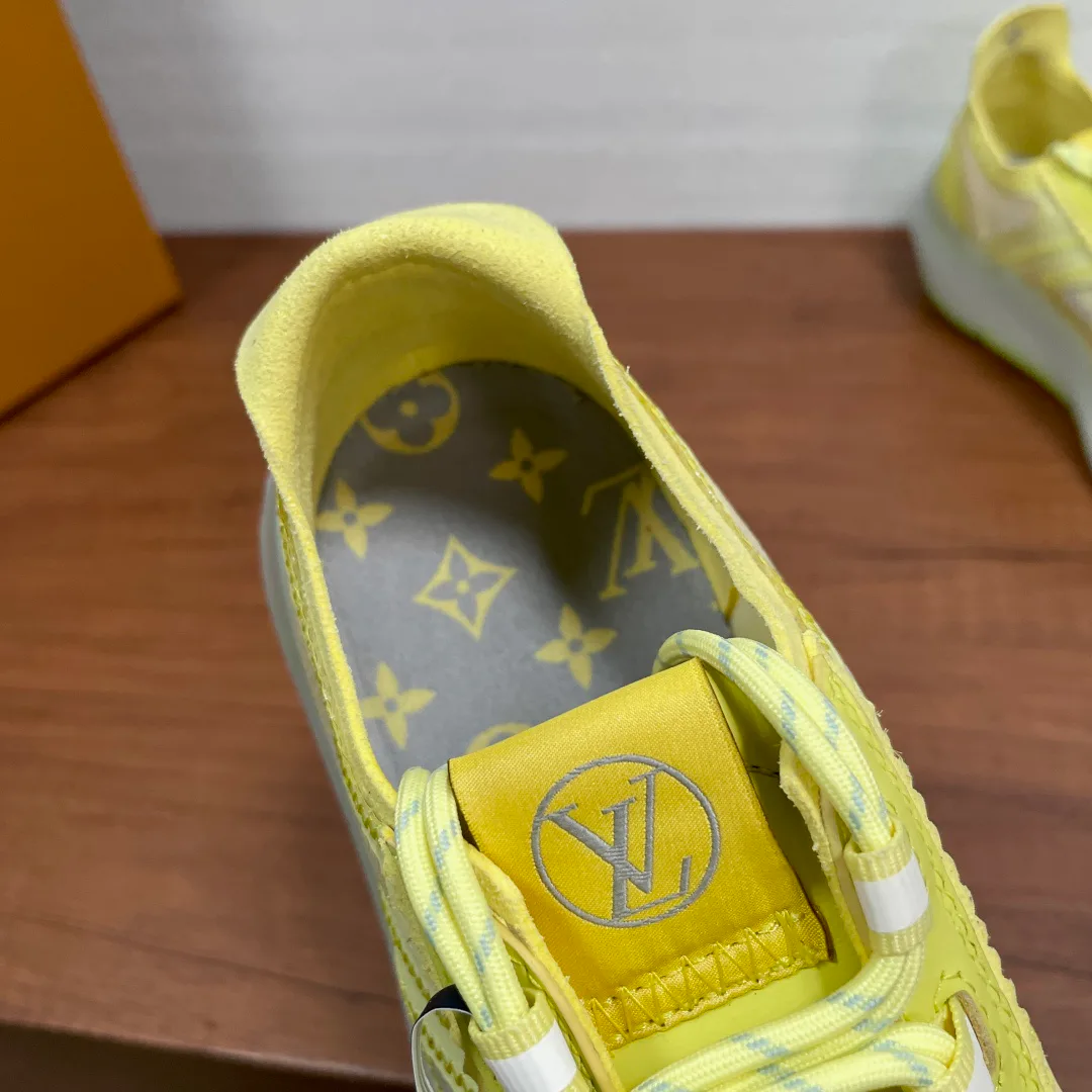 Кроссовки Женские Louis Vuitton 17542555