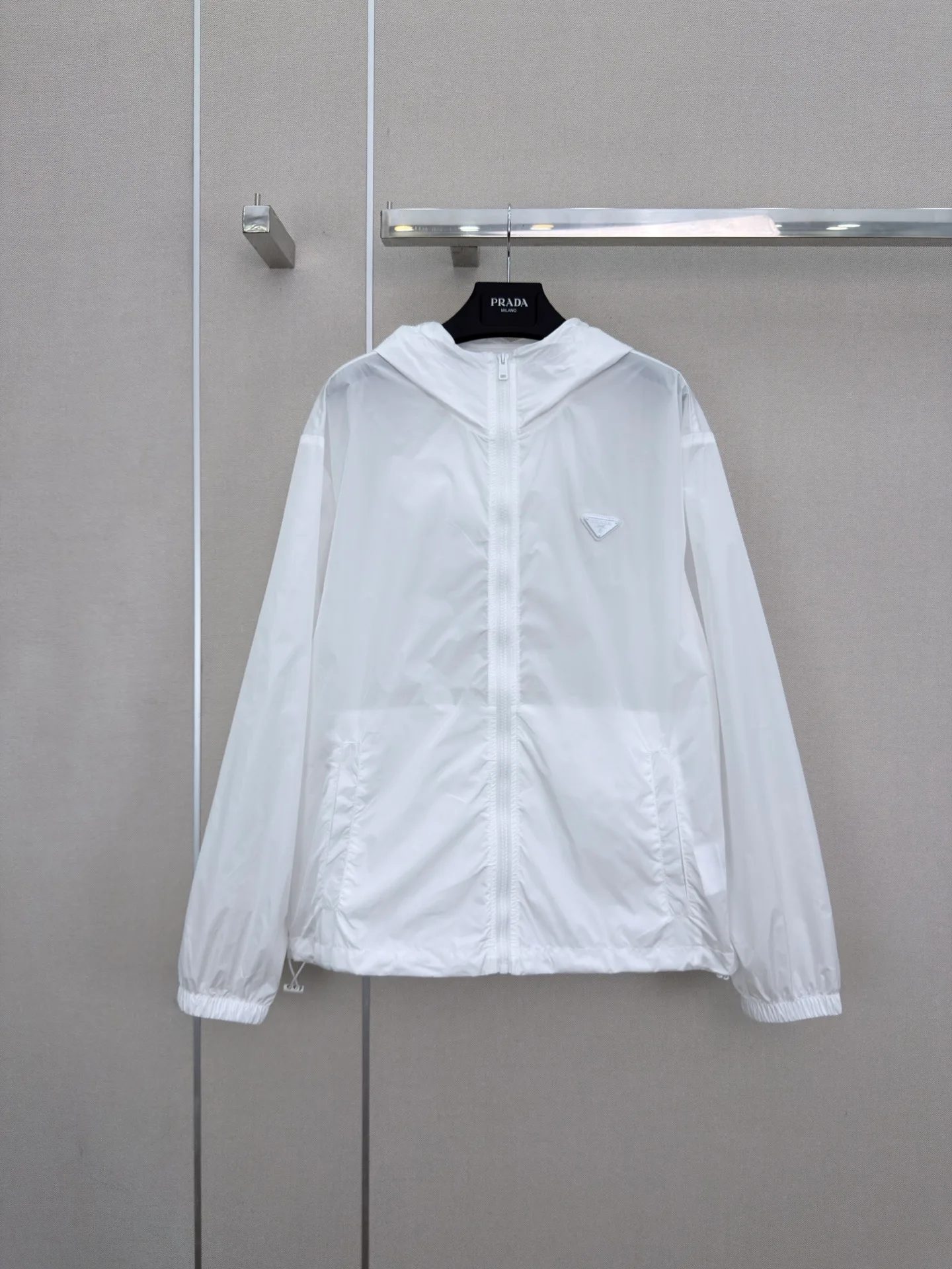 Куртки И Пуховики Женские Prada 14543534