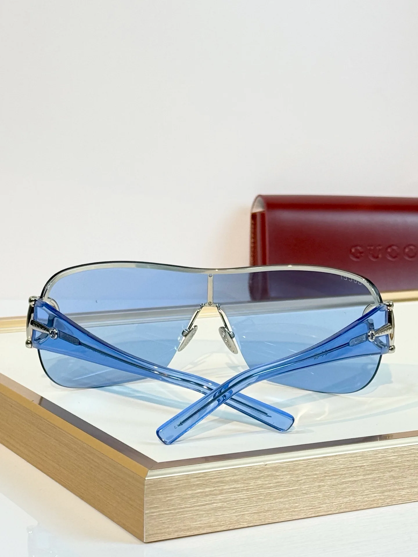 Очки Gucci 18118437