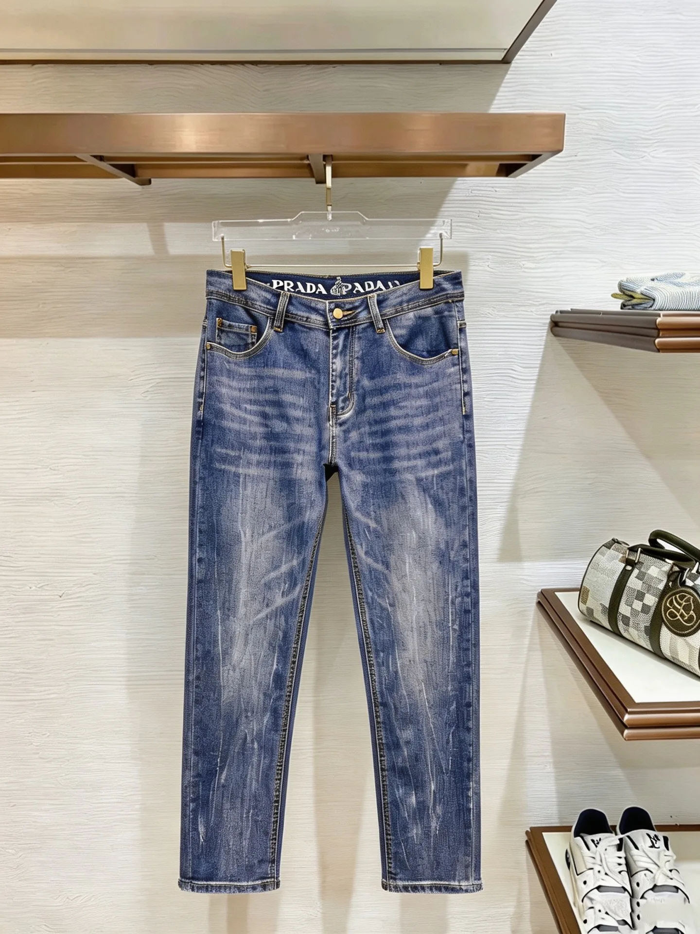 Джинсы Мужские Prada 18098425