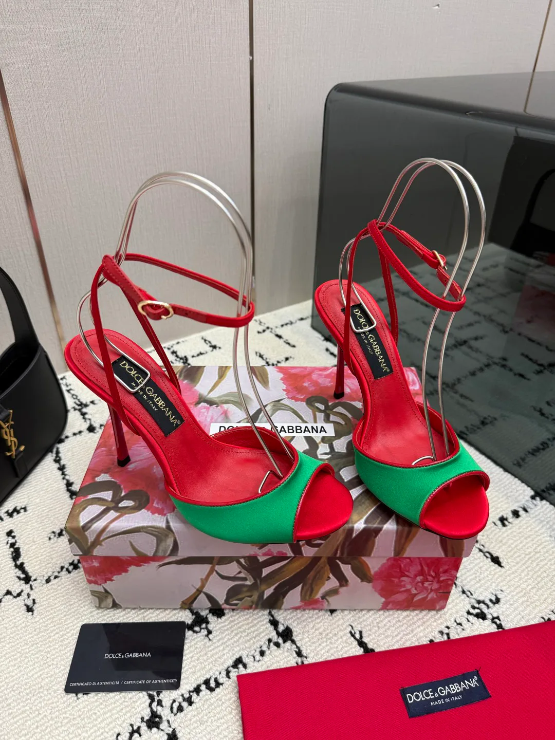Босоножки Женские Dolce & Gabbana 18335960