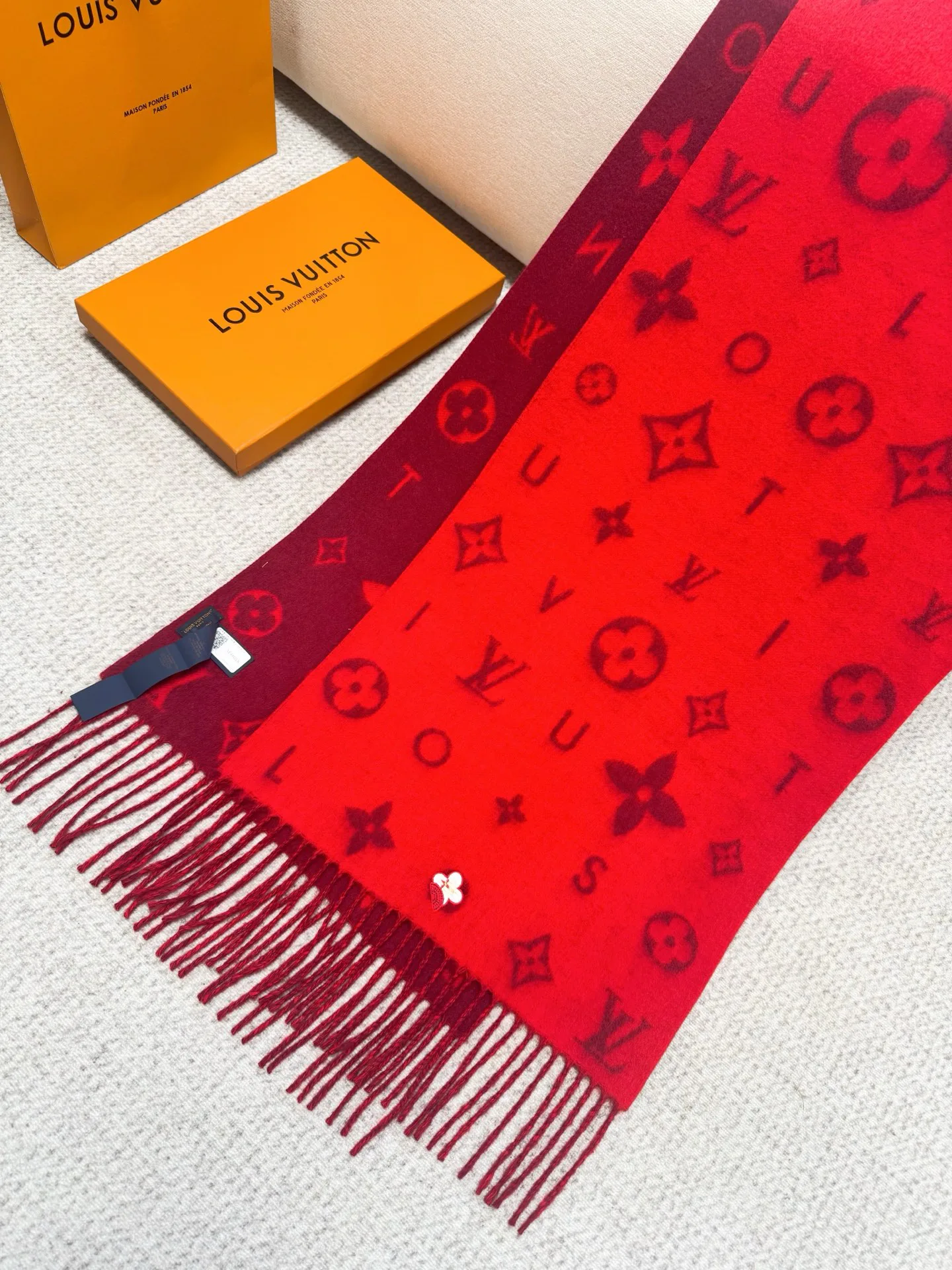 Шарфы Louis Vuitton 18261899