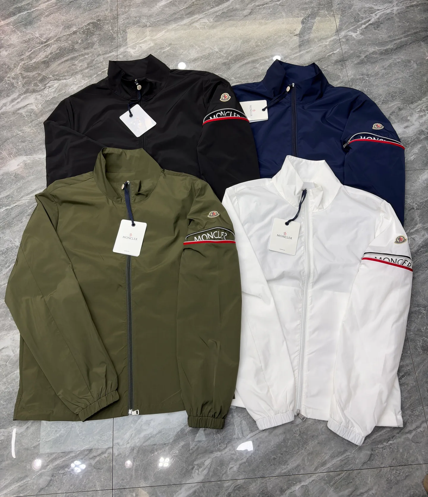 Куртки И Пуховики Женские Moncler 11690855