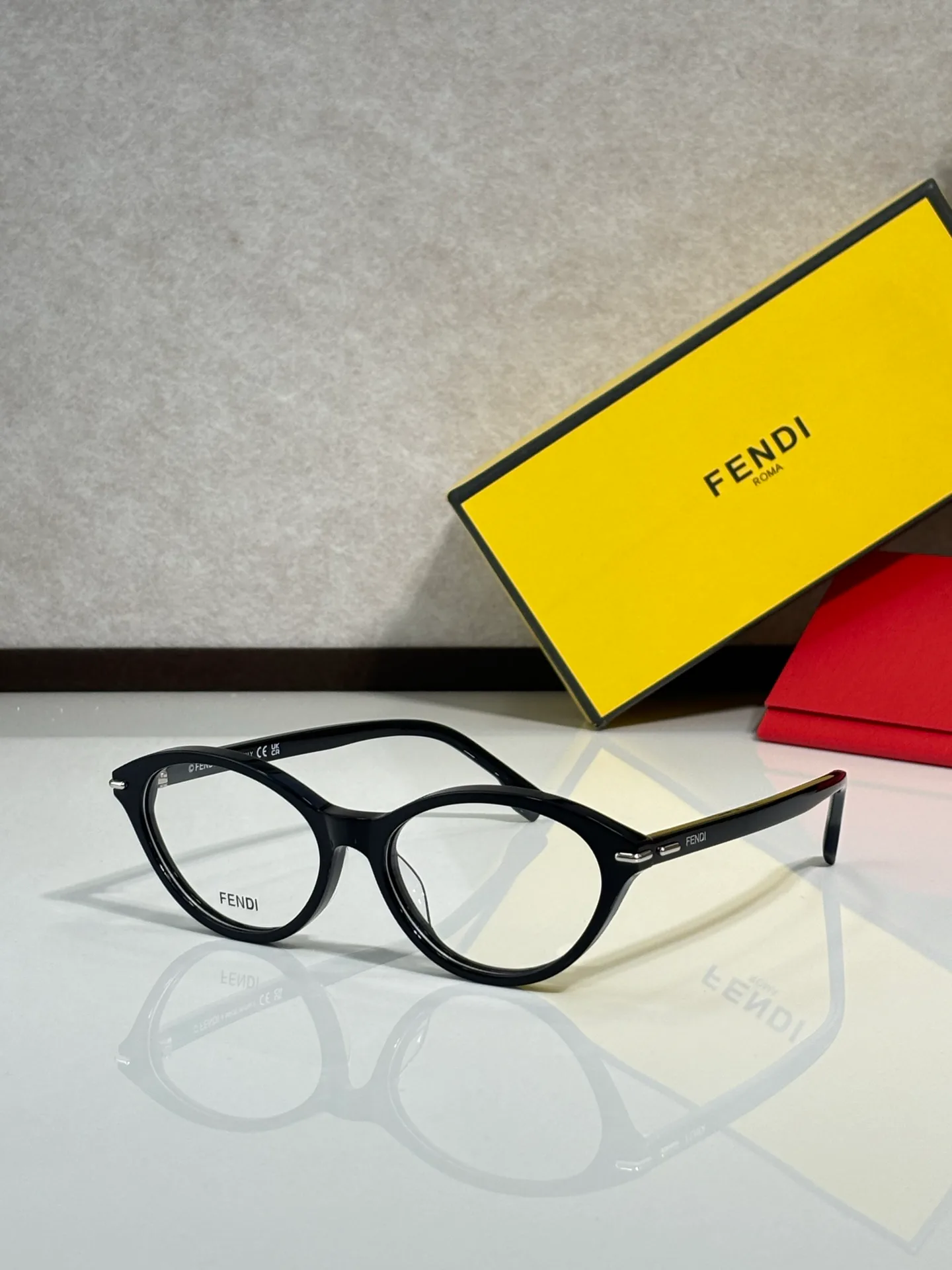 Очки Fendi 18490171