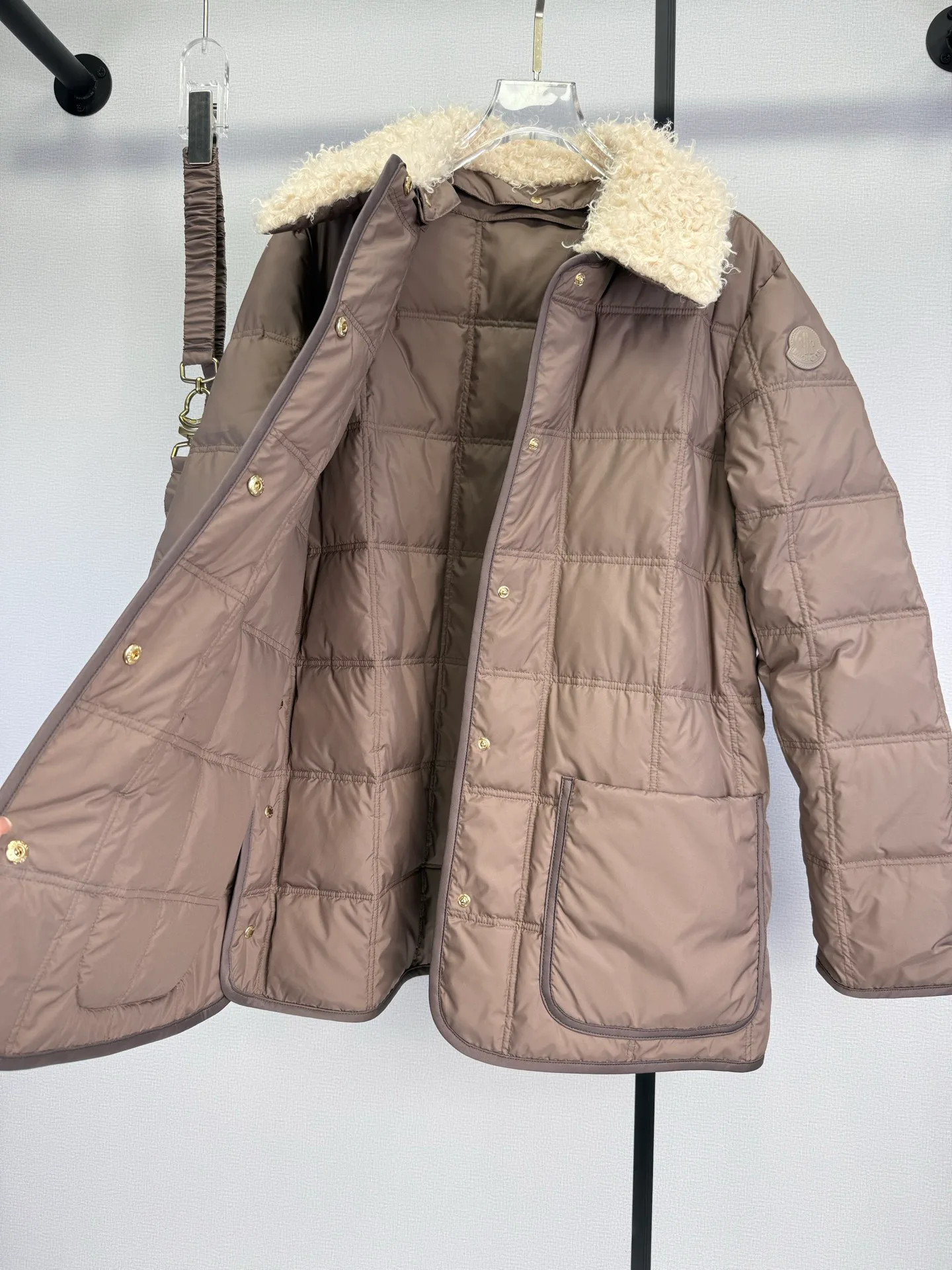 Куртки И Пуховики Женские Moncler 18022132