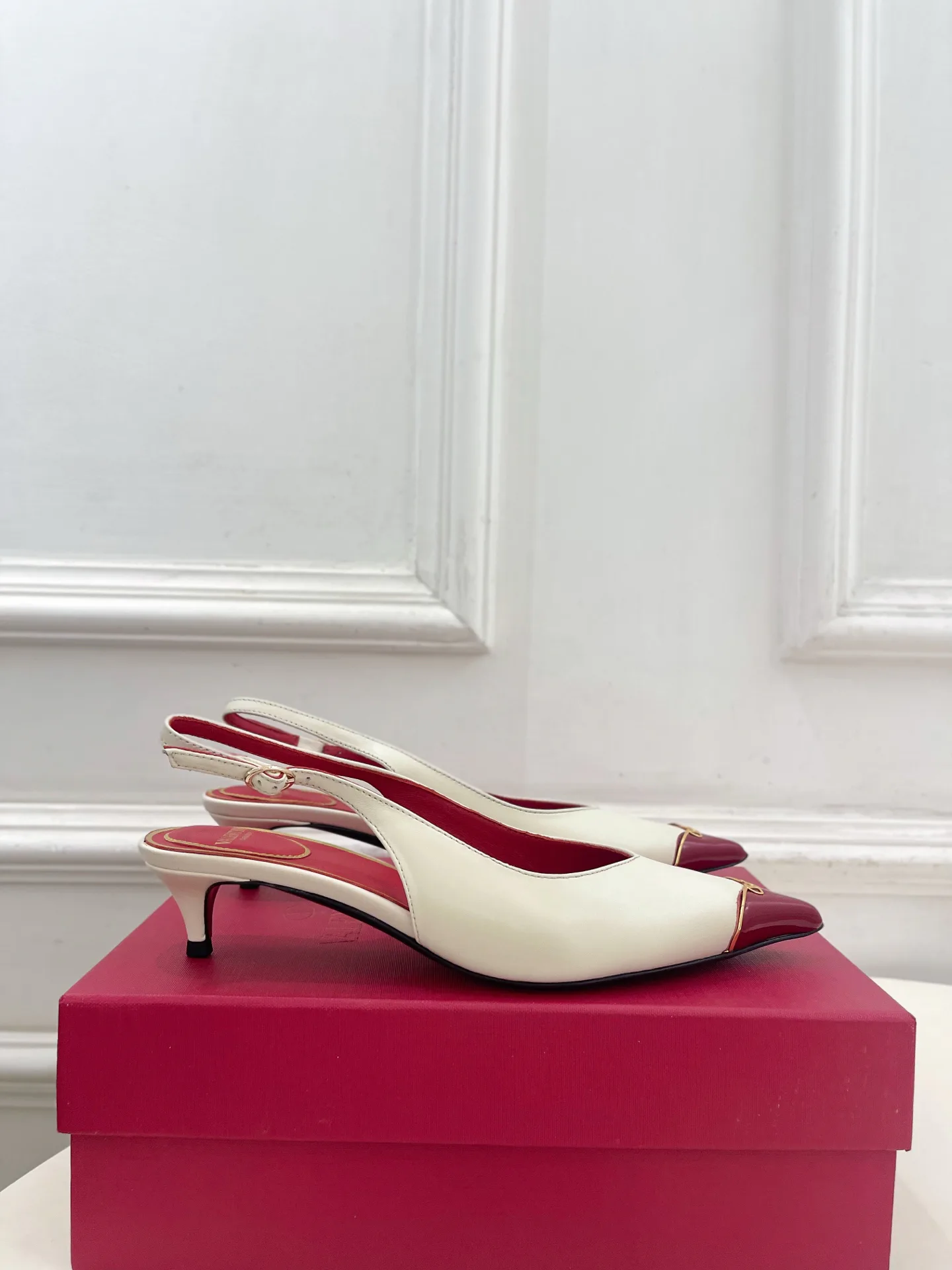 Босоножки Женские Valentino 17482671