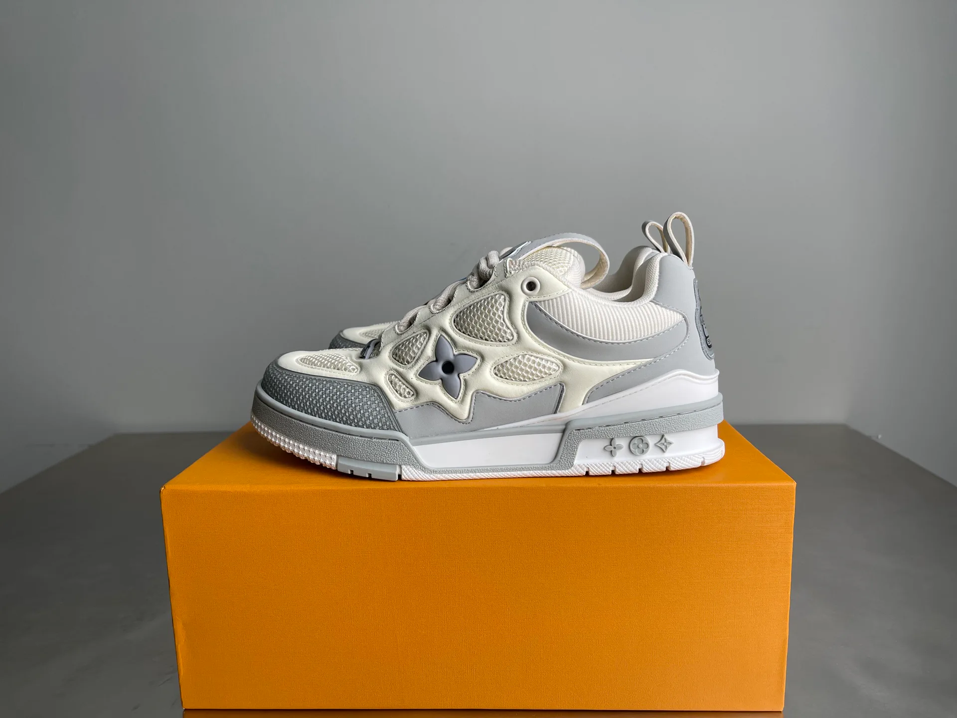 Кроссовки Женские Louis Vuitton 168931