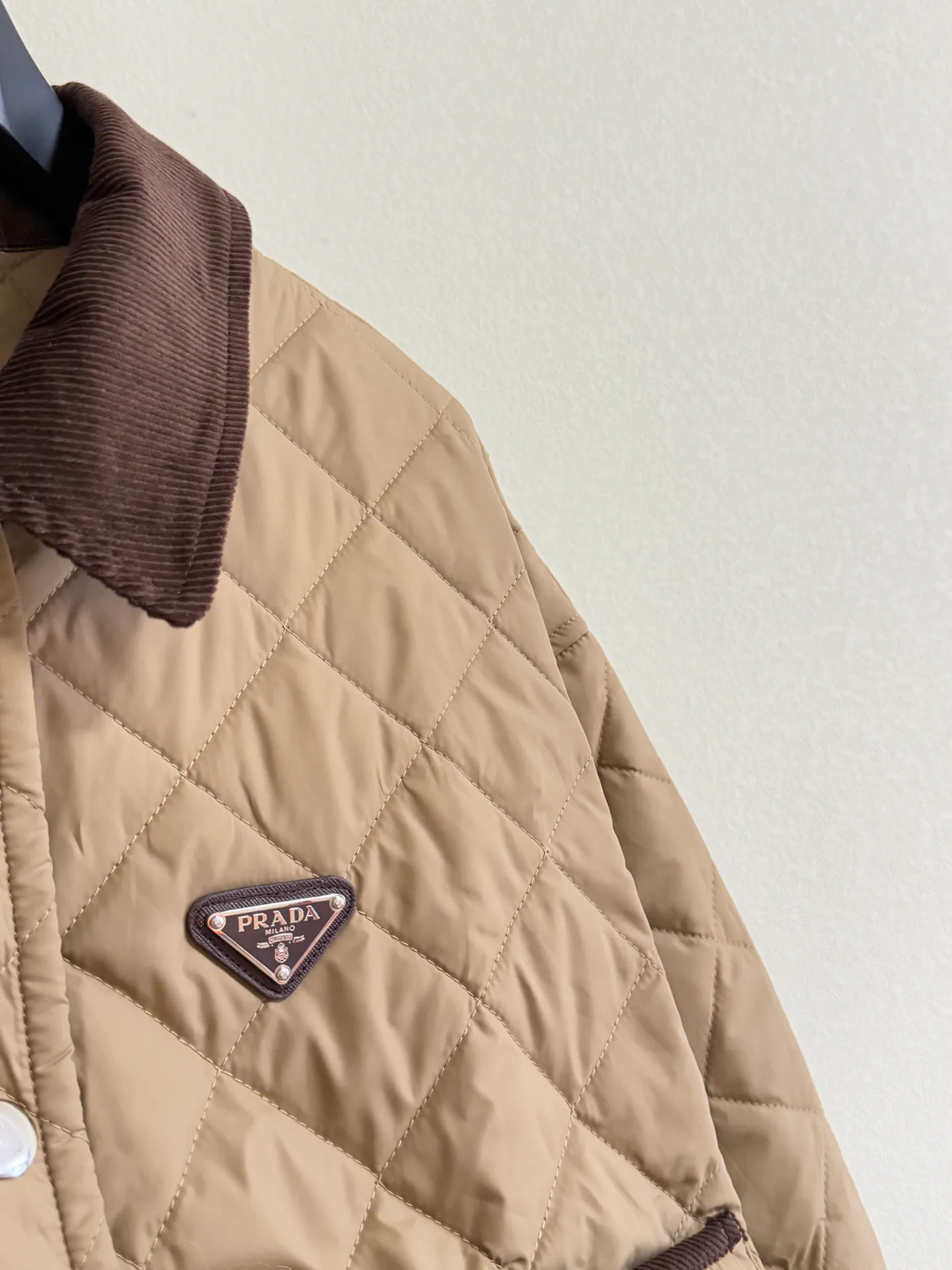 Куртки И Пуховики Женские Prada 131147