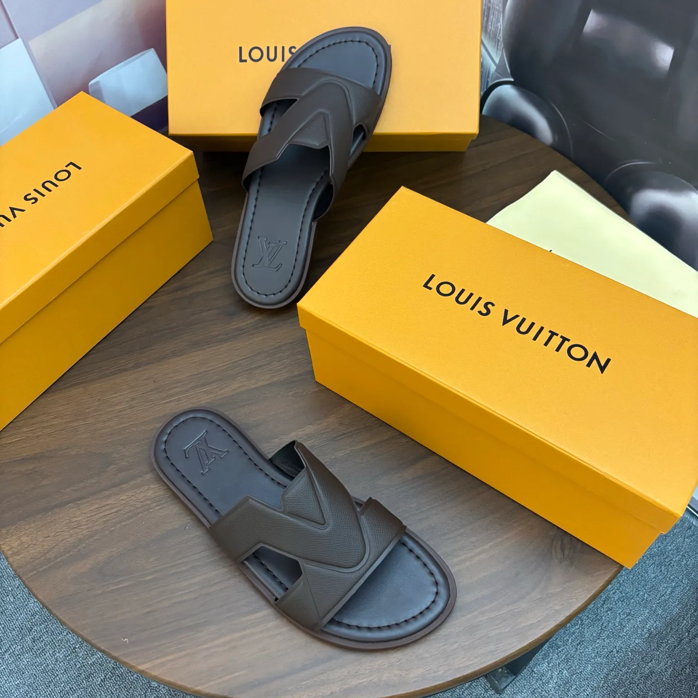 Шлепанцы Мужские Louis Vuitton 18103223